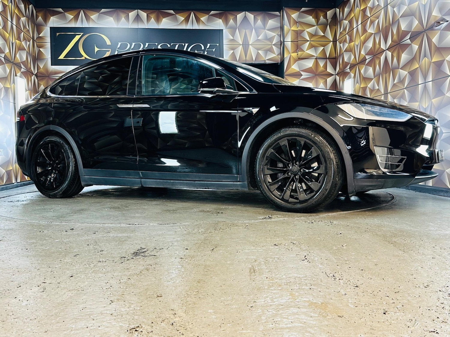 Used Tesla Model X 2018 for sale - 76059356: Photo 14