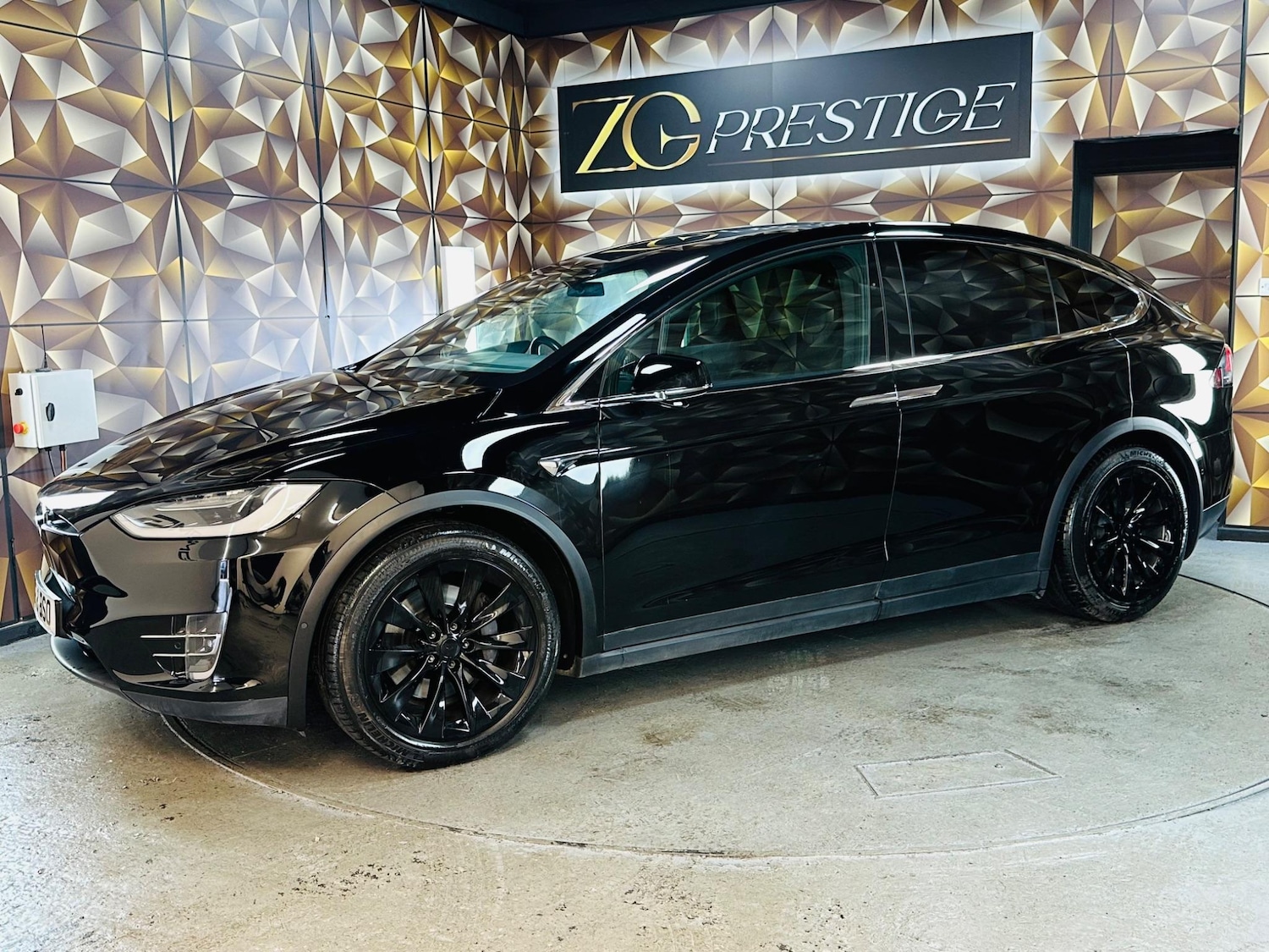 Used Tesla Model X 2018 for sale - 76059356: Photo 24
