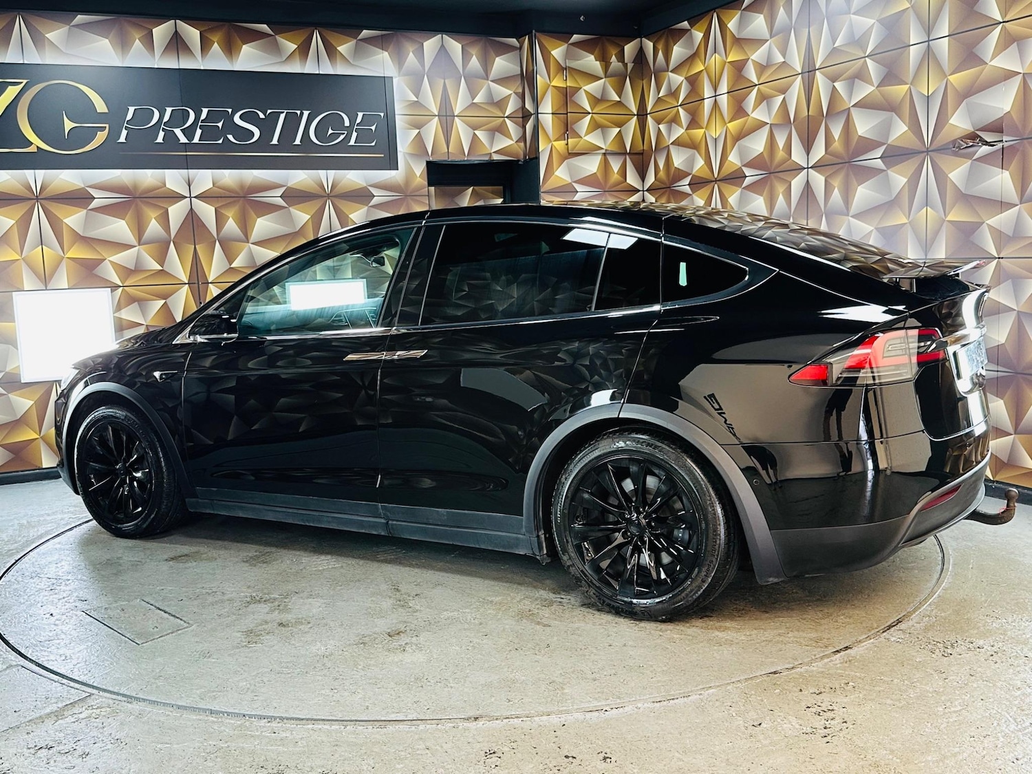 Used Tesla Model X 2018 for sale - 76059356: Photo 38