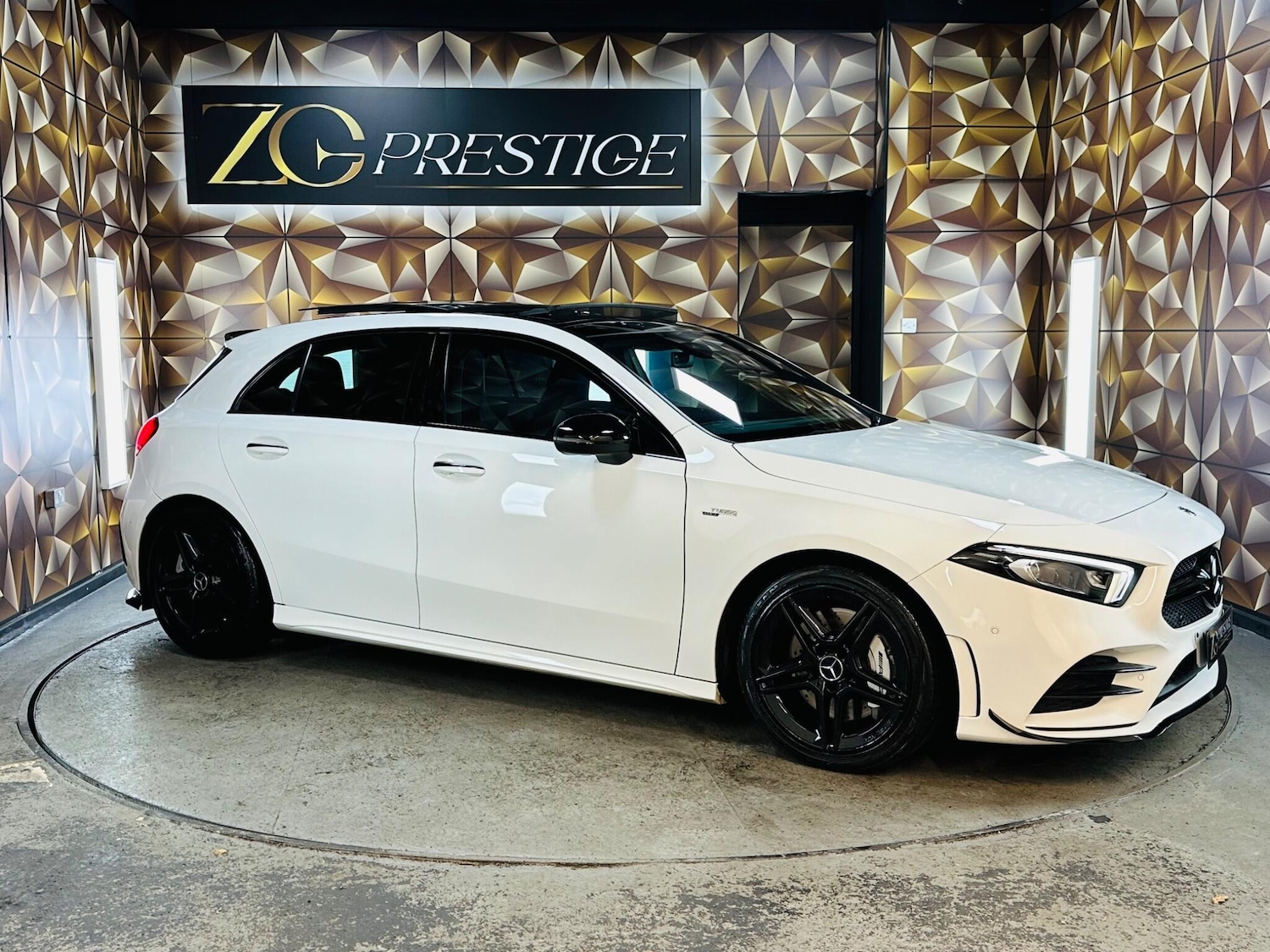 Used Mercedes-Benz A-Class 2019 for sale - 76824391: Photo 1