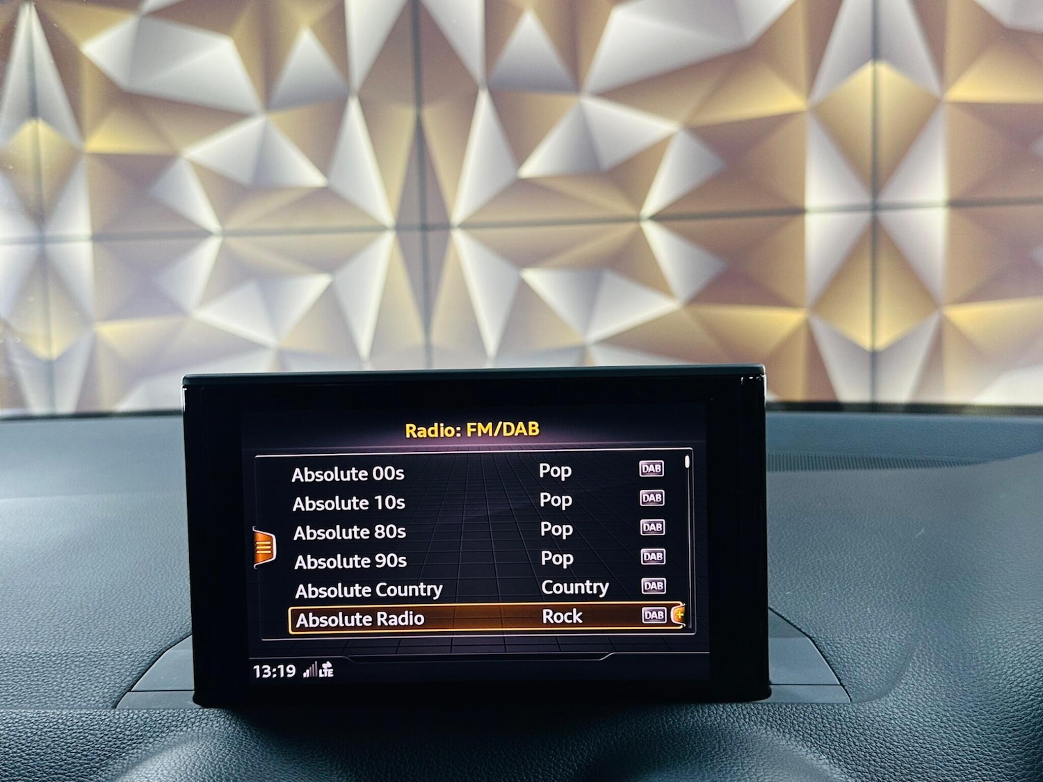 Used Audi Q2 2018 for sale - 76550728: Photo 52