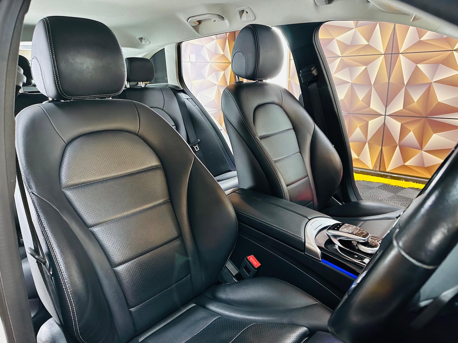 Used Mercedes-Benz C Class 2019 for sale - 78085884: Photo 10