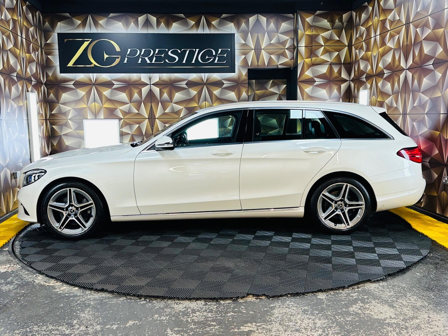 Used Mercedes-Benz C Class 2019 for sale - 78085884: Photo 11