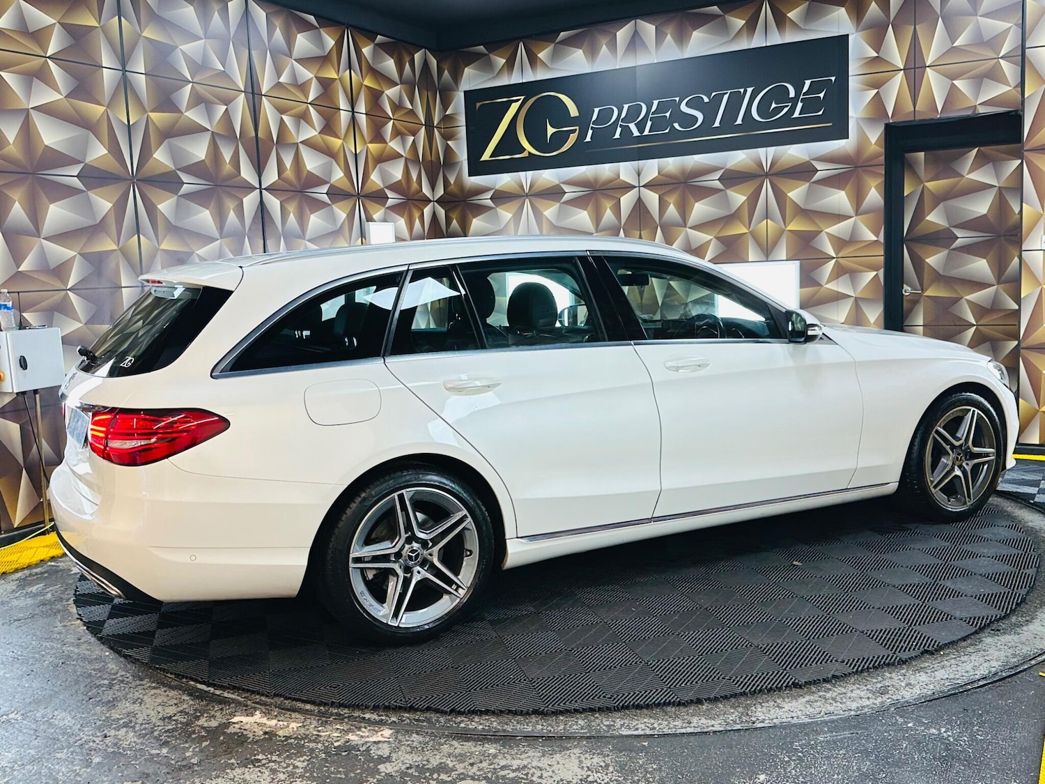 Used Mercedes-Benz C Class 2019 for sale - 78085884: Photo 13