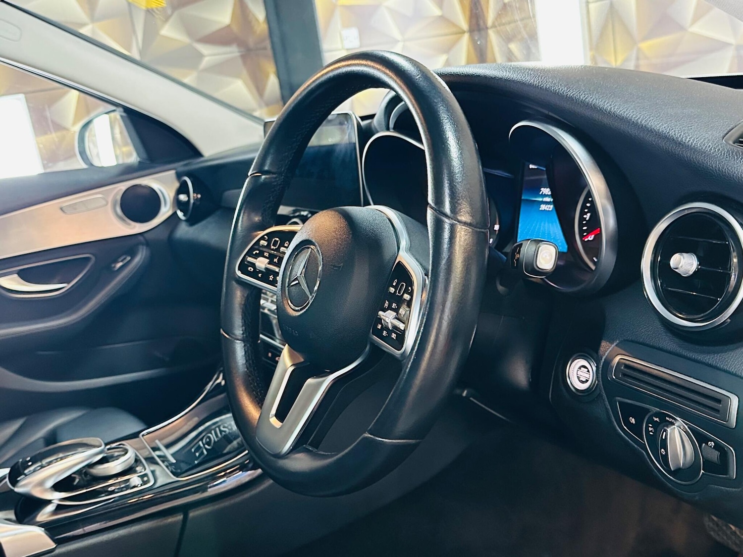 Used Mercedes-Benz C Class 2019 for sale - 78085884: Photo 18