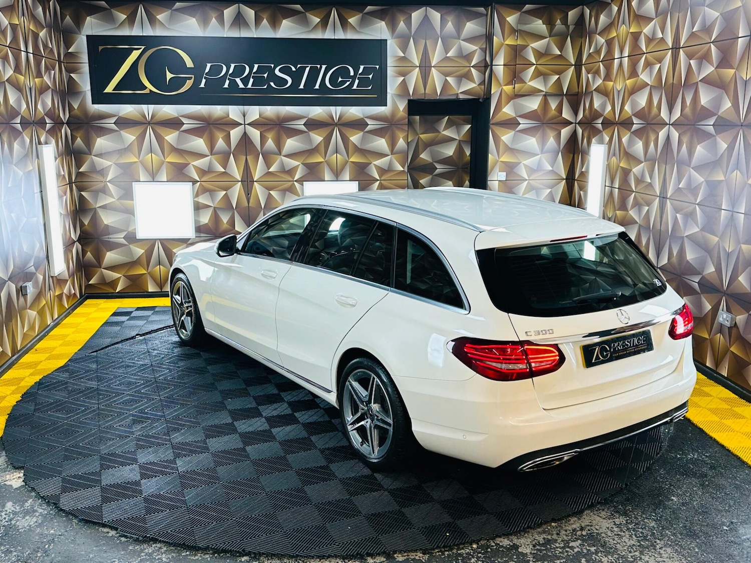 Used Mercedes-Benz C Class 2019 for sale - 78085884: Photo 33