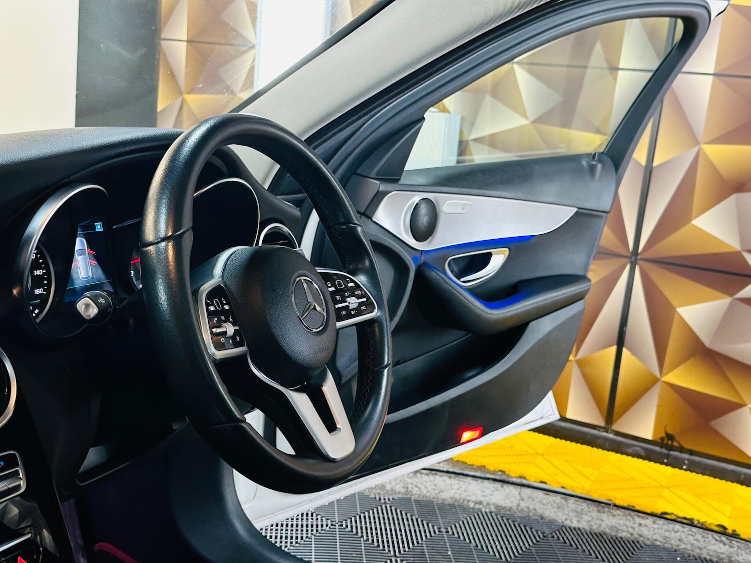 Used Mercedes-Benz C Class 2019 for sale - 78085884: Photo 34