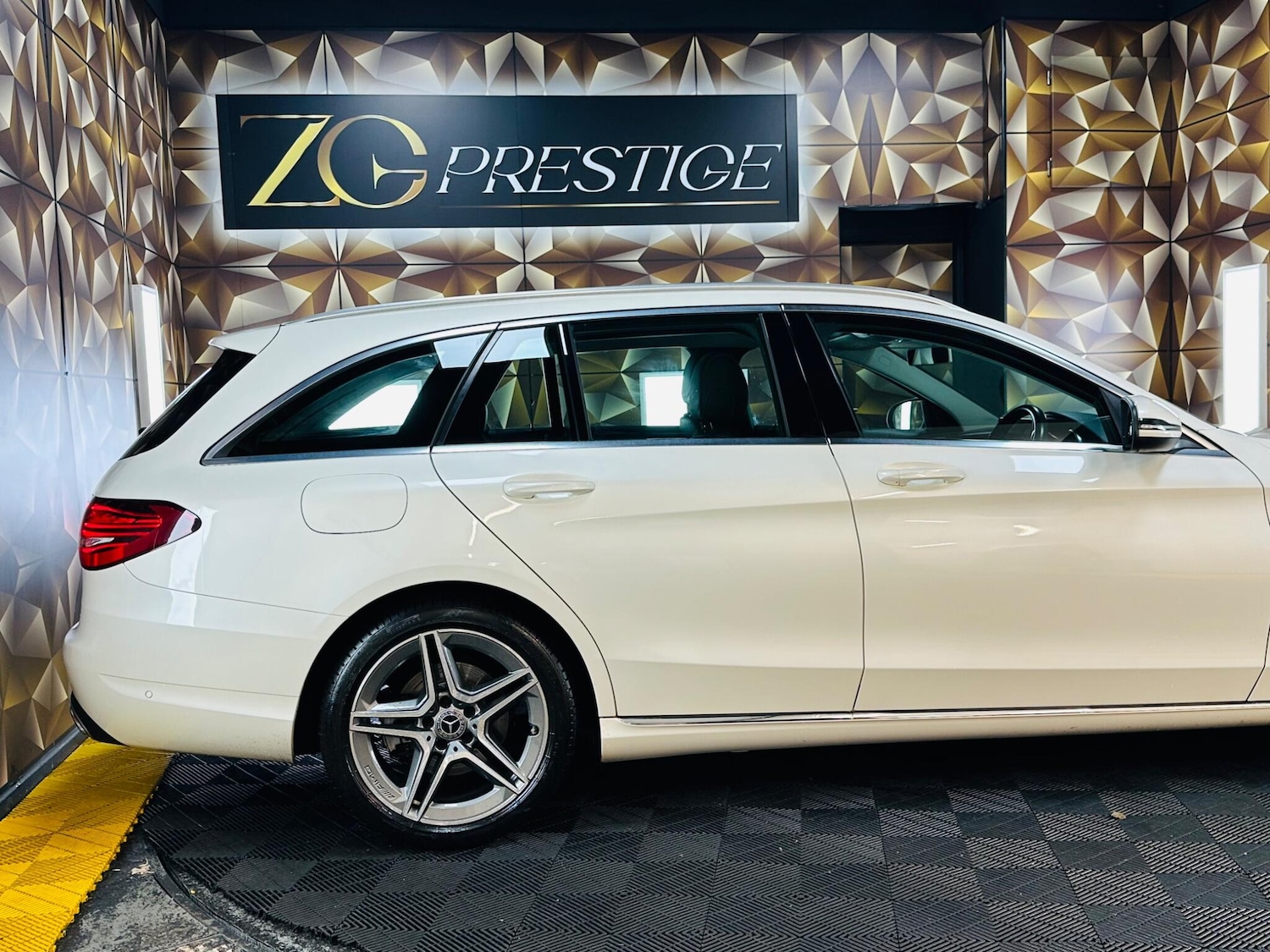 Used Mercedes-Benz C Class 2019 for sale - 78085884: Photo 35