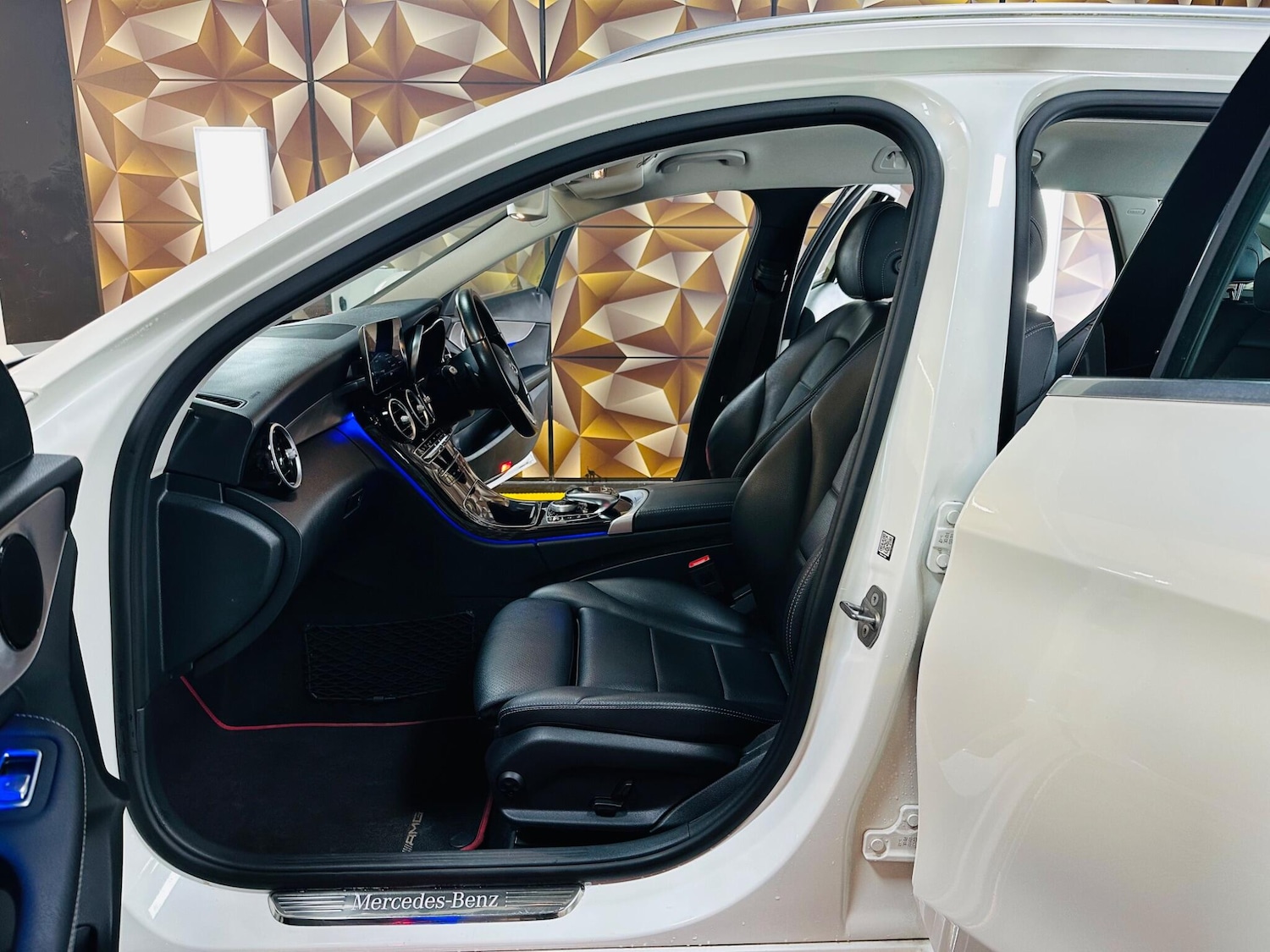 Used Mercedes-Benz C Class 2019 for sale - 78085884: Photo 64