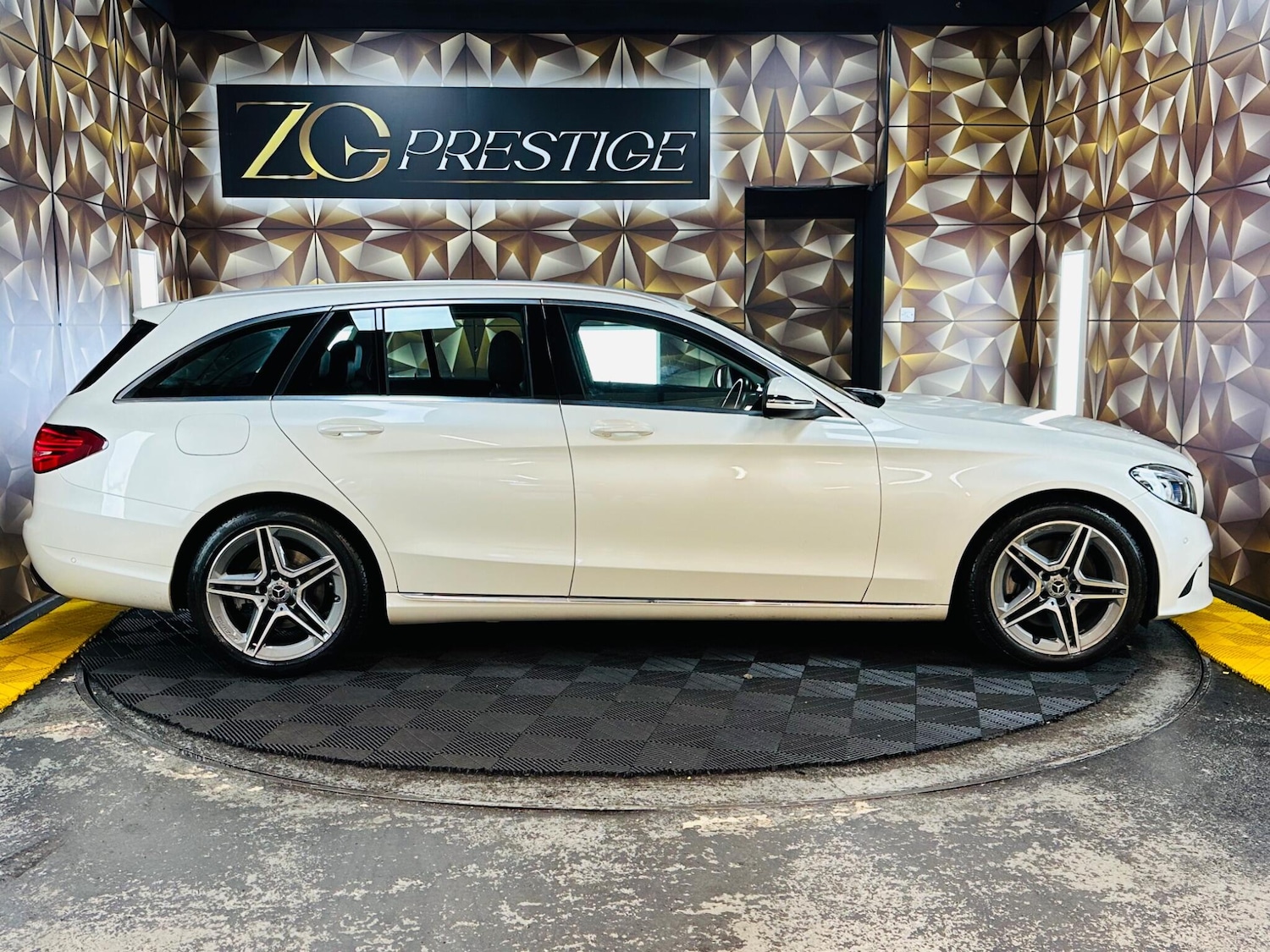 Used Mercedes-Benz C Class 2019 for sale - 78085884: Photo 9