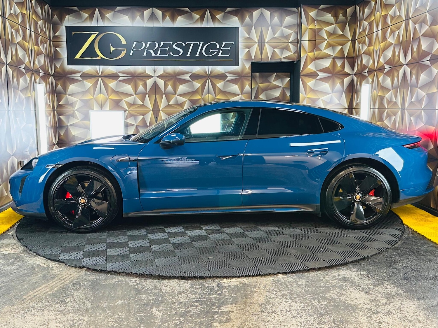 Used Porsche Taycan 2020 for sale - 77768651: Photo 11