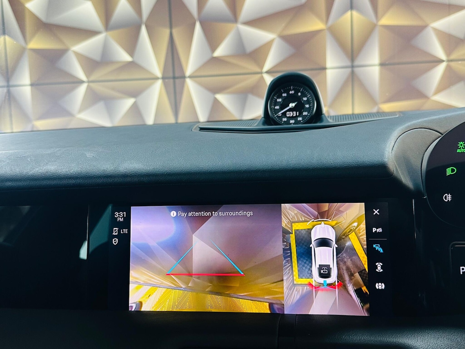 Used Porsche Taycan 2020 for sale - 77768651: Photo 22