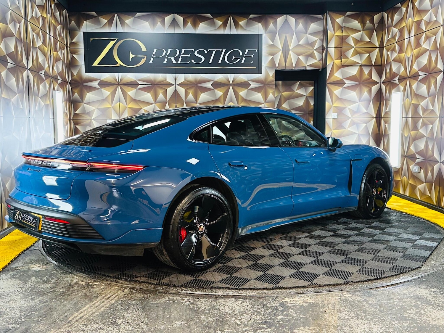 Used Porsche Taycan 2020 for sale - 77768651: Photo 25