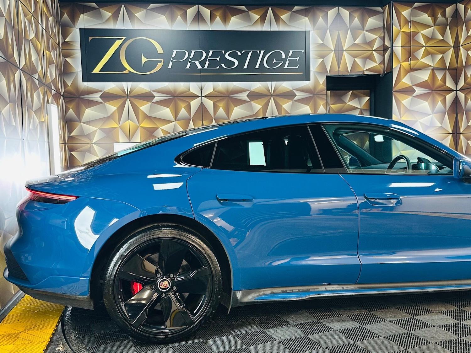 Used Porsche Taycan 2020 for sale - 77768651: Photo 27