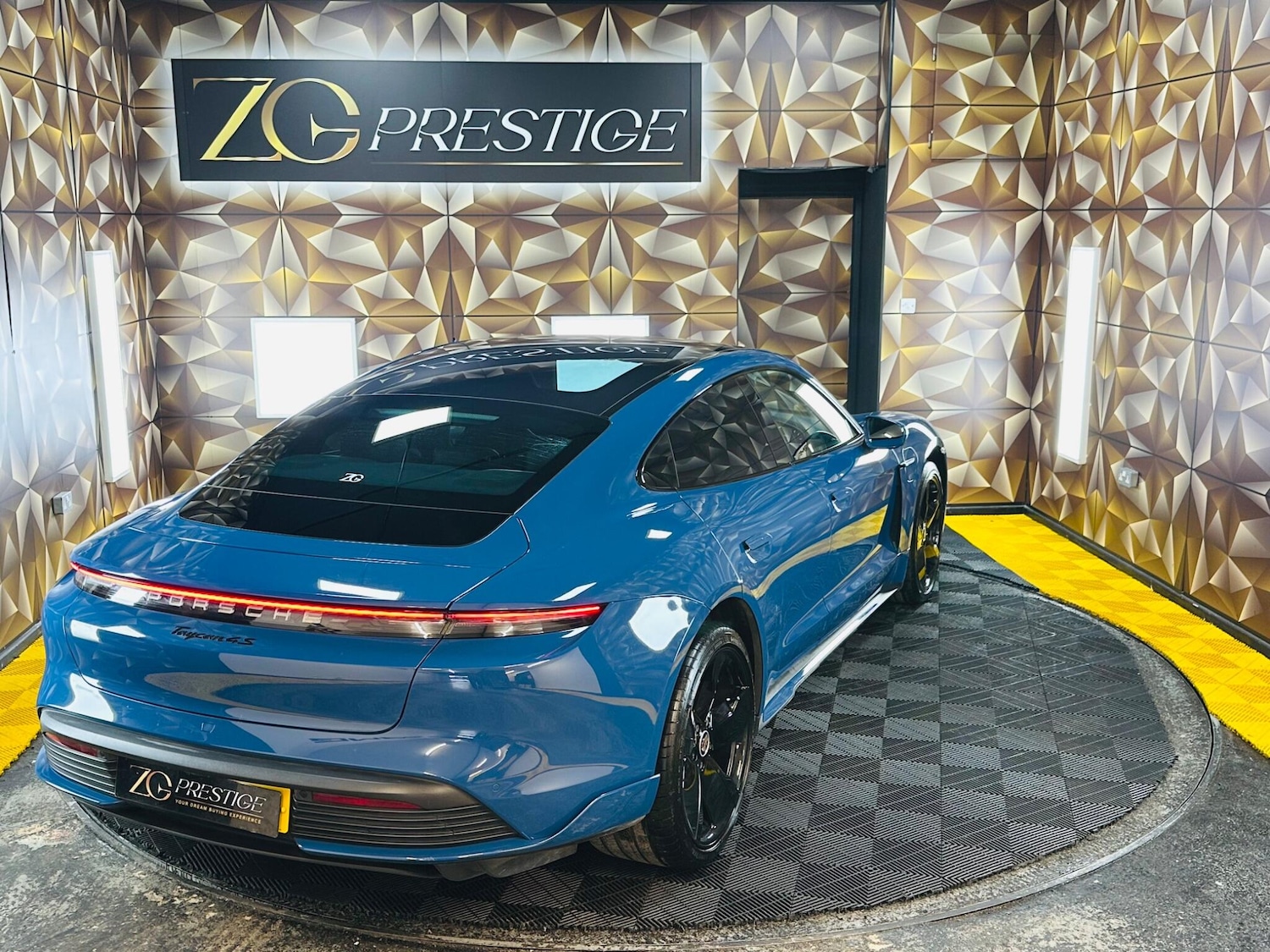 Used Porsche Taycan 2020 for sale - 77768651: Photo 31