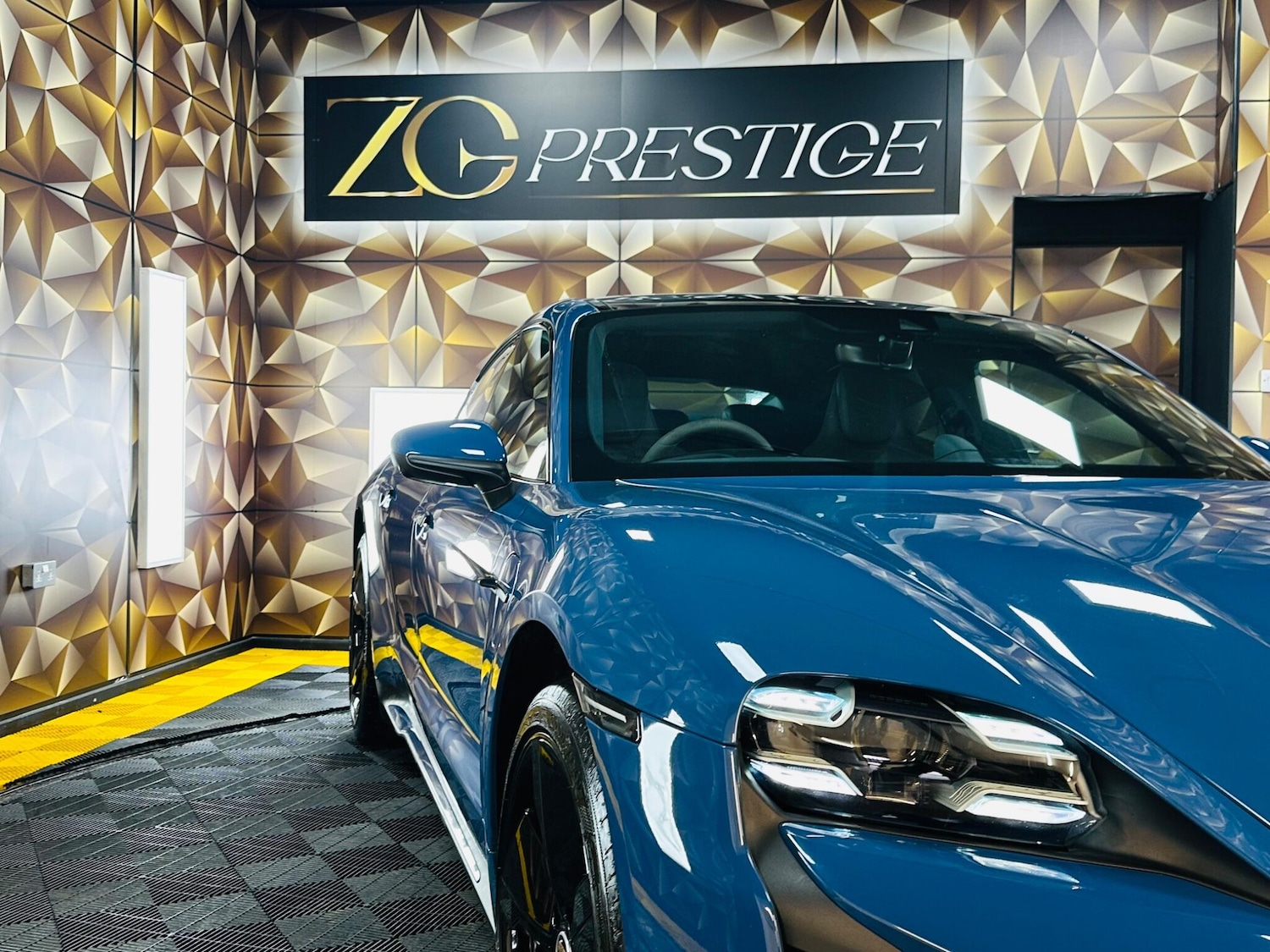 Used Porsche Taycan 2020 for sale - 77768651: Photo 33