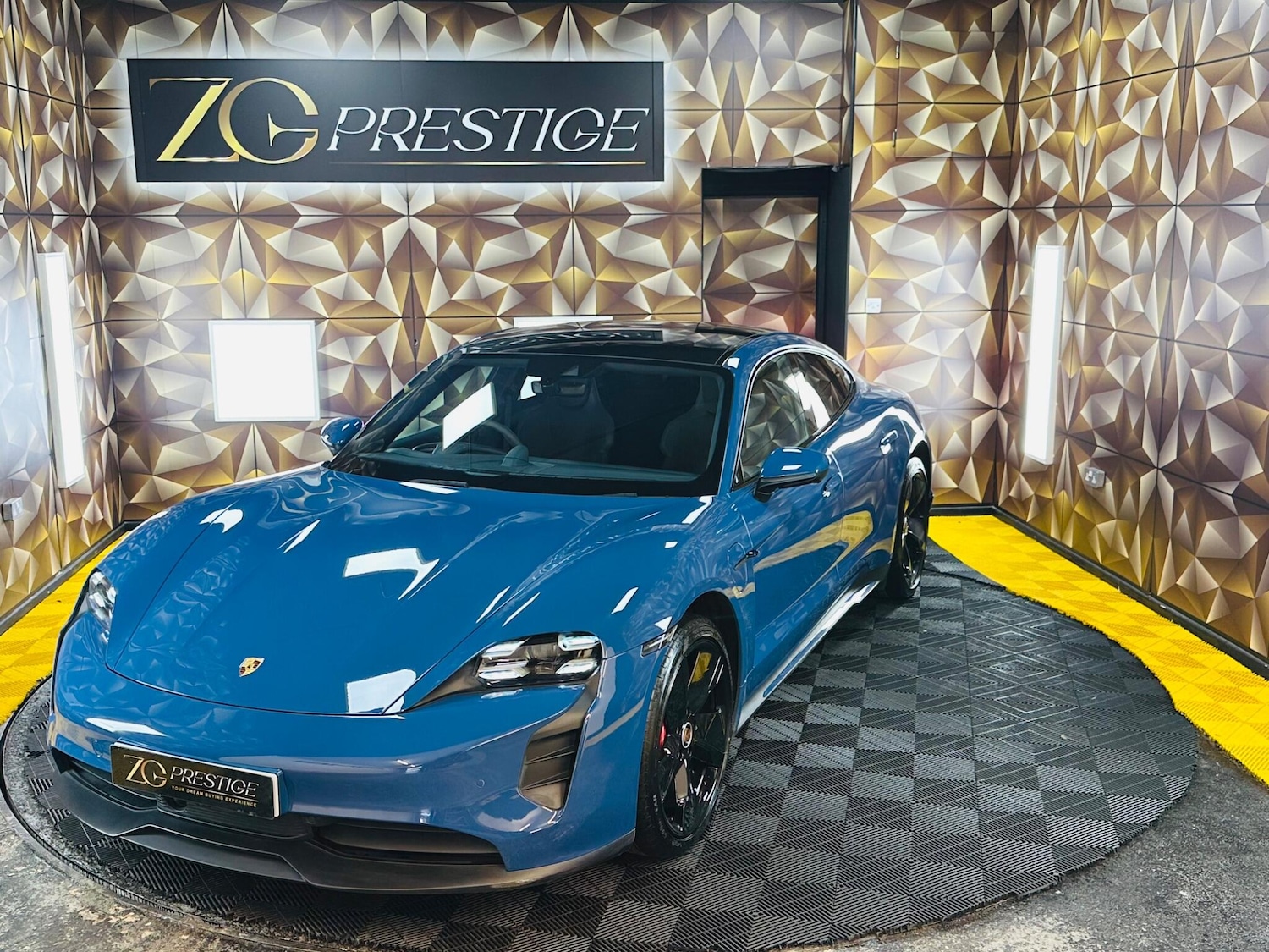 Used Porsche Taycan 2020 for sale - 77768651: Photo 43