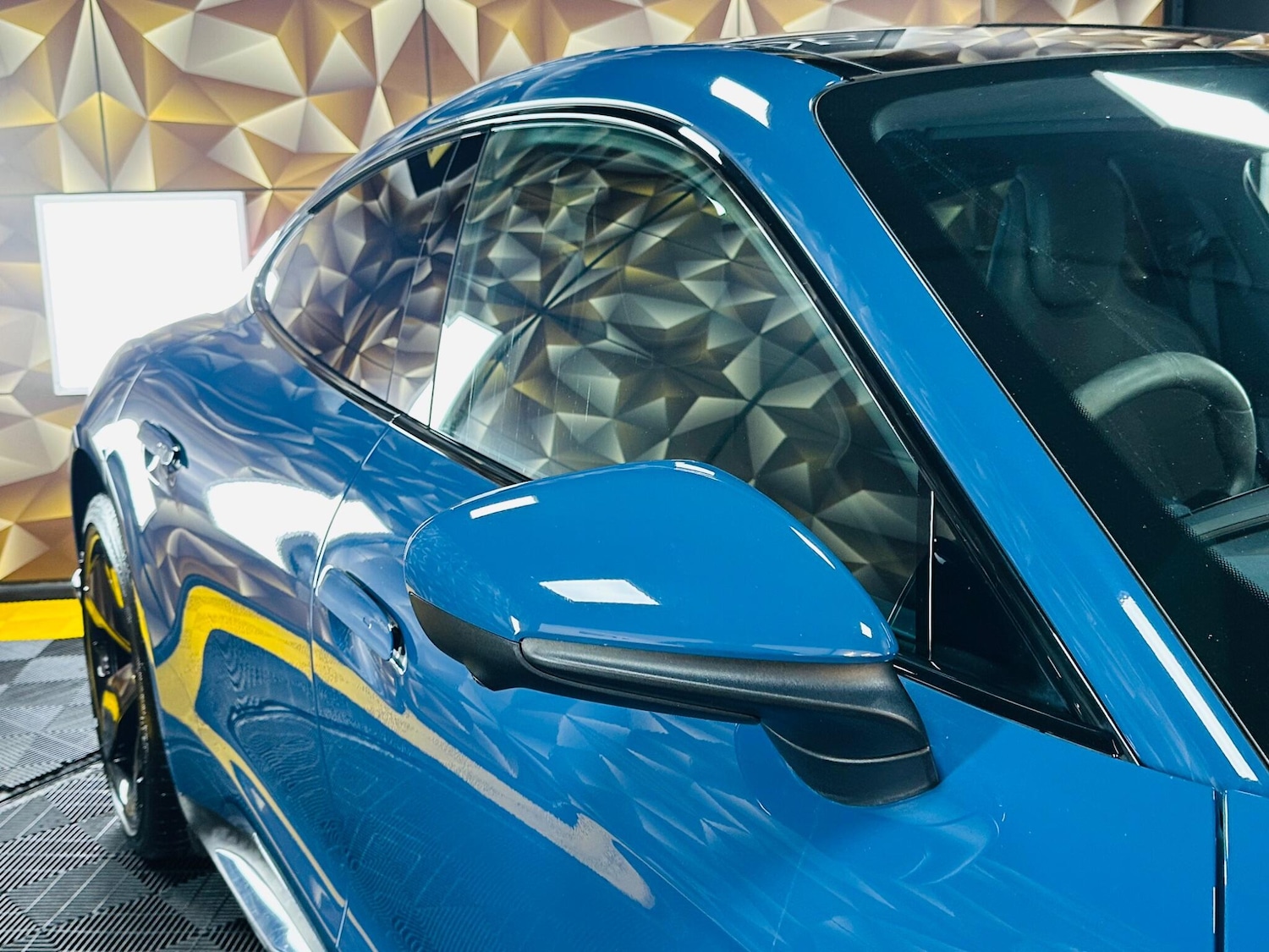 Used Porsche Taycan 2020 for sale - 77768651: Photo 44