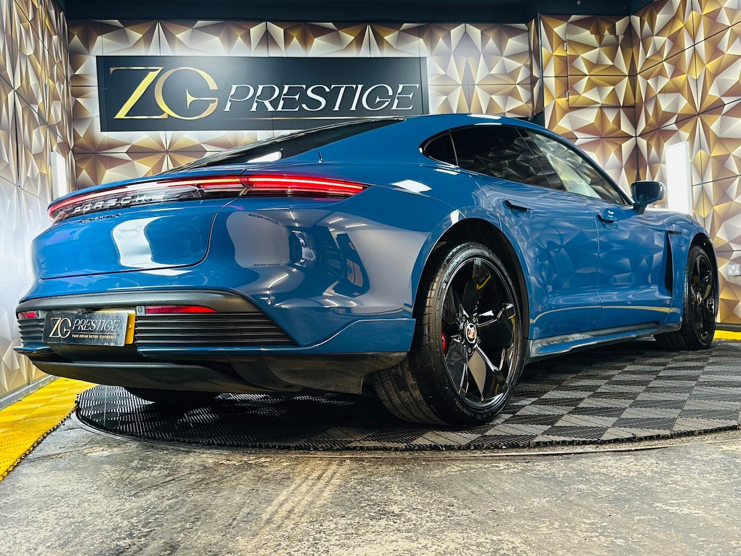 Used Porsche Taycan 2020 for sale - 77768651: Photo 45