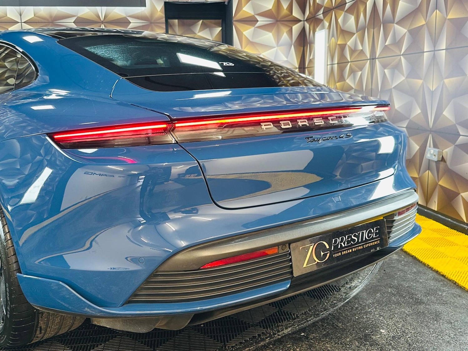 Used Porsche Taycan 2020 for sale - 77768651: Photo 46