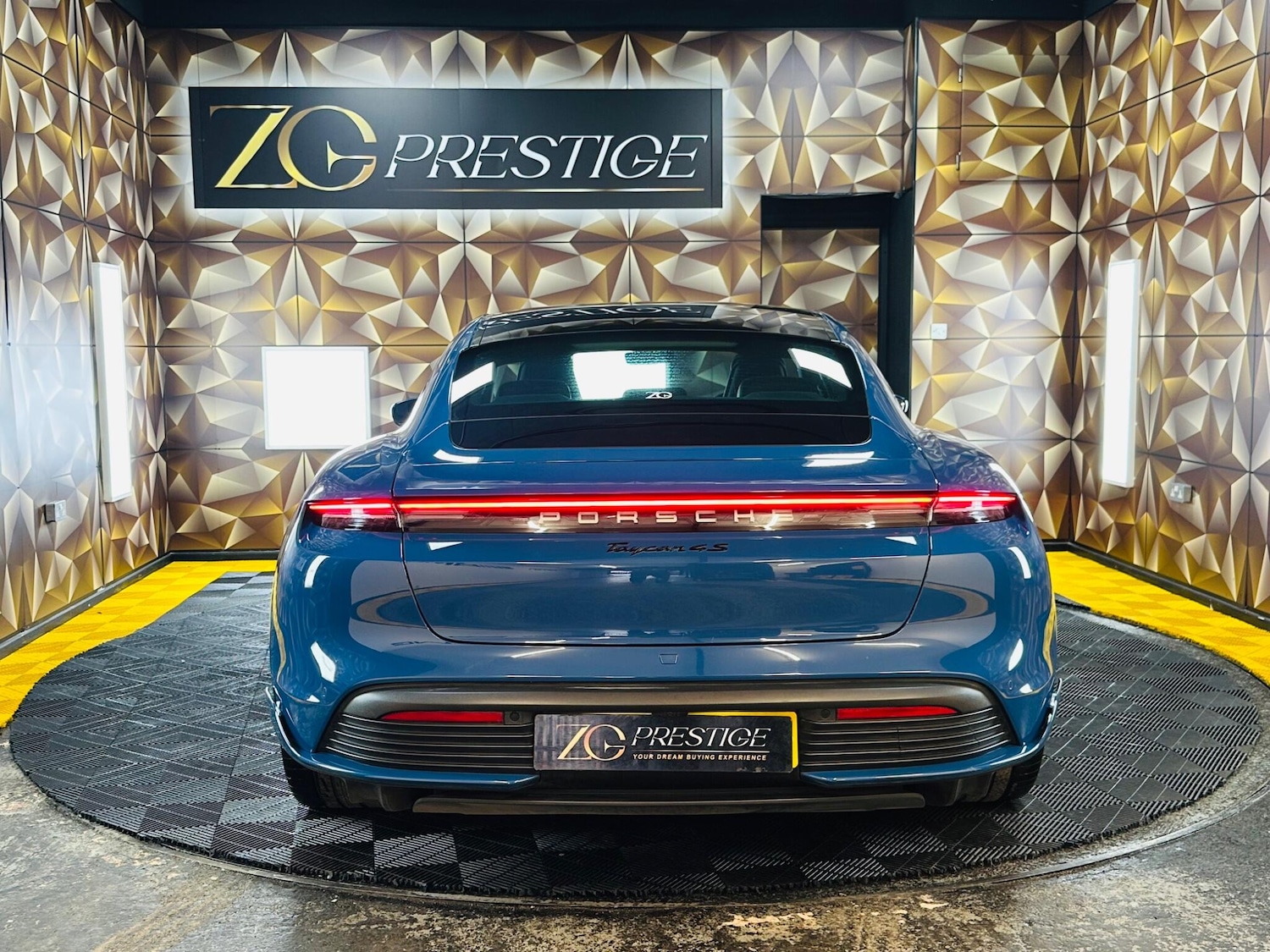 Used Porsche Taycan 2020 for sale - 77768651: Photo 5