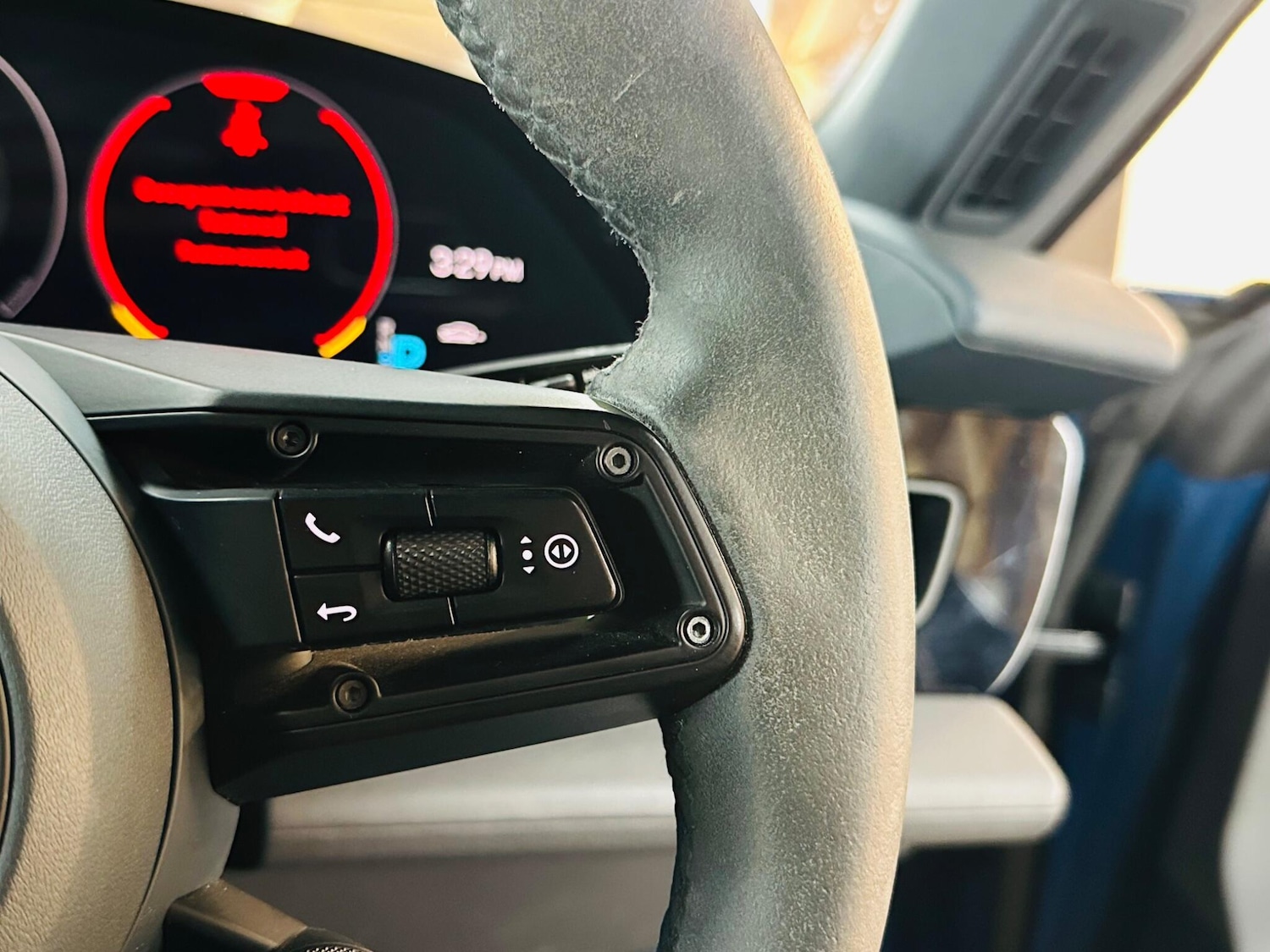 Used Porsche Taycan 2020 for sale - 77768651: Photo 53