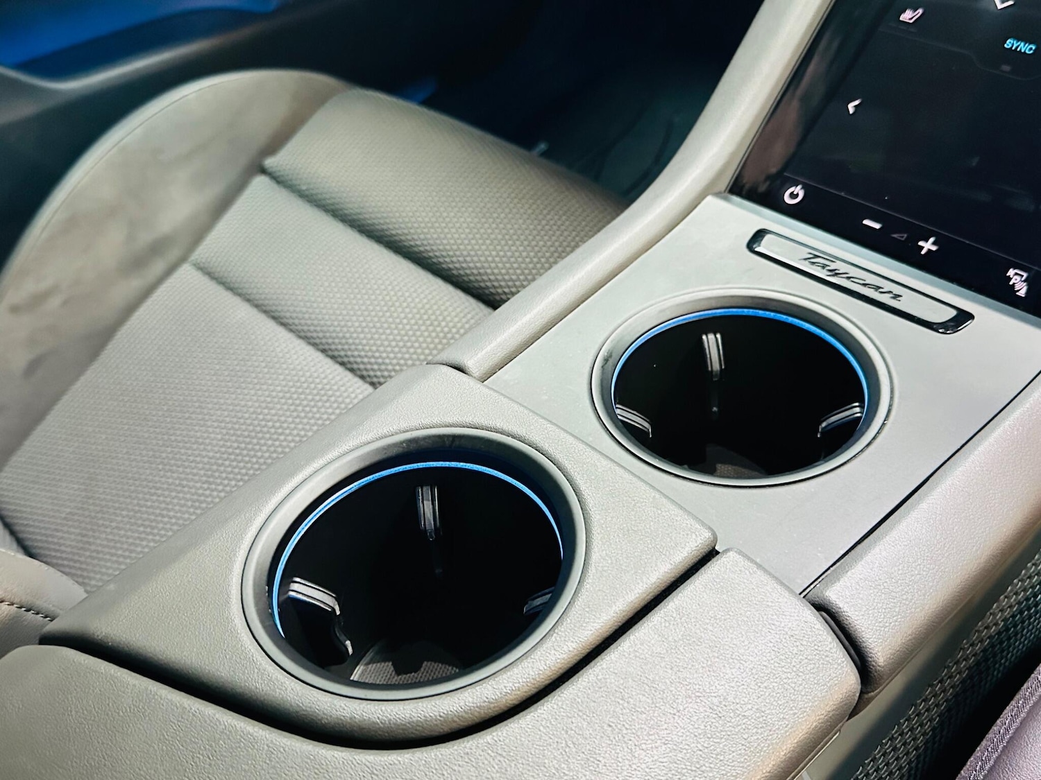 Used Porsche Taycan 2020 for sale - 77768651: Photo 60