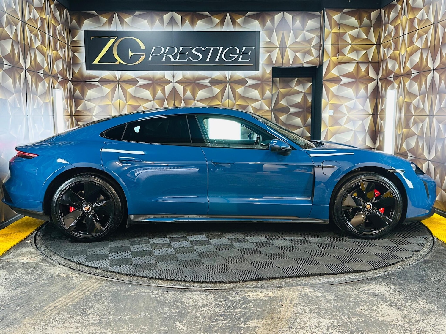 Used Porsche Taycan 2020 for sale - 77768651: Photo 9