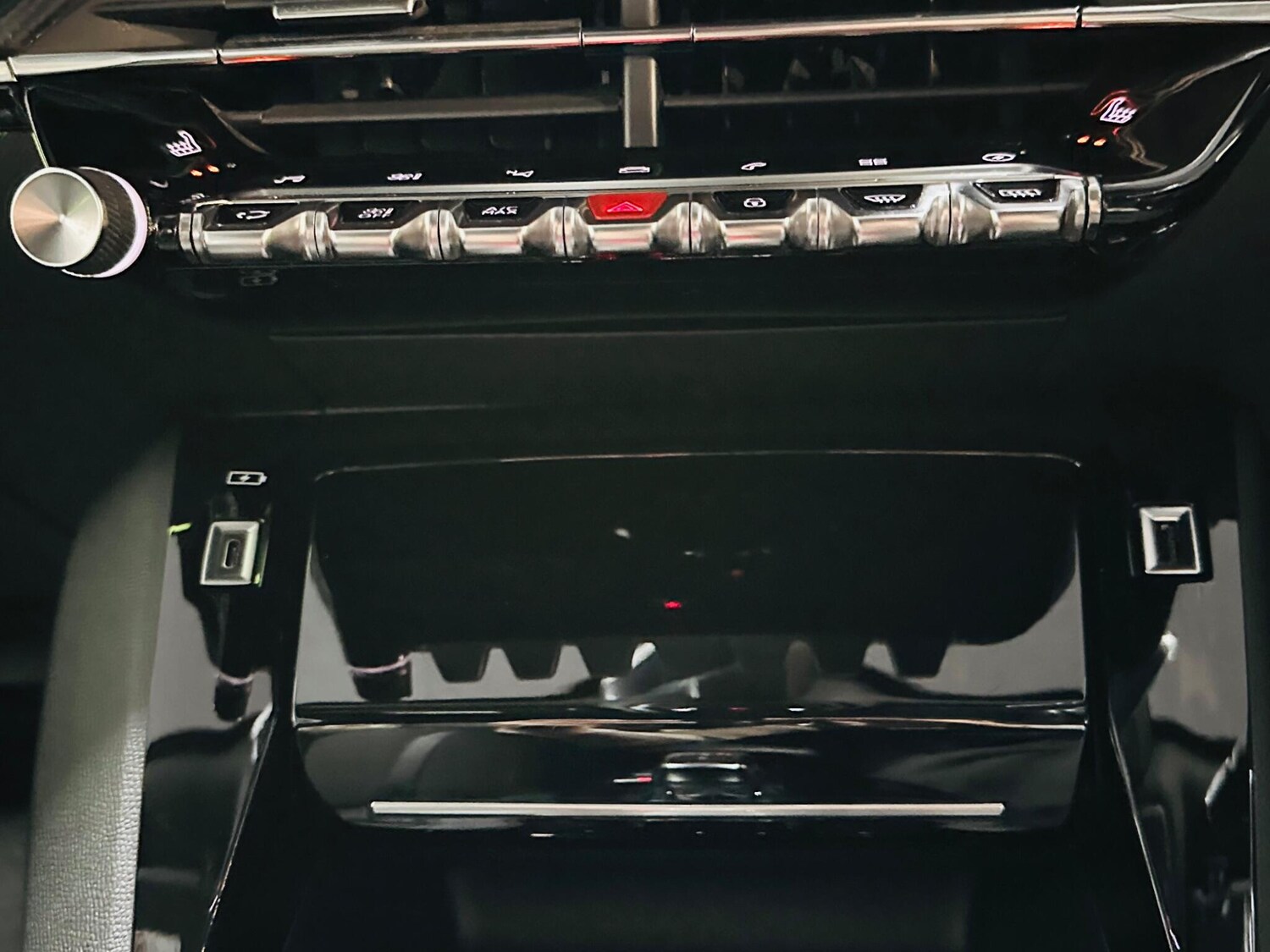 Used Peugeot E-2008 2021 for sale - 77564947: Photo 54