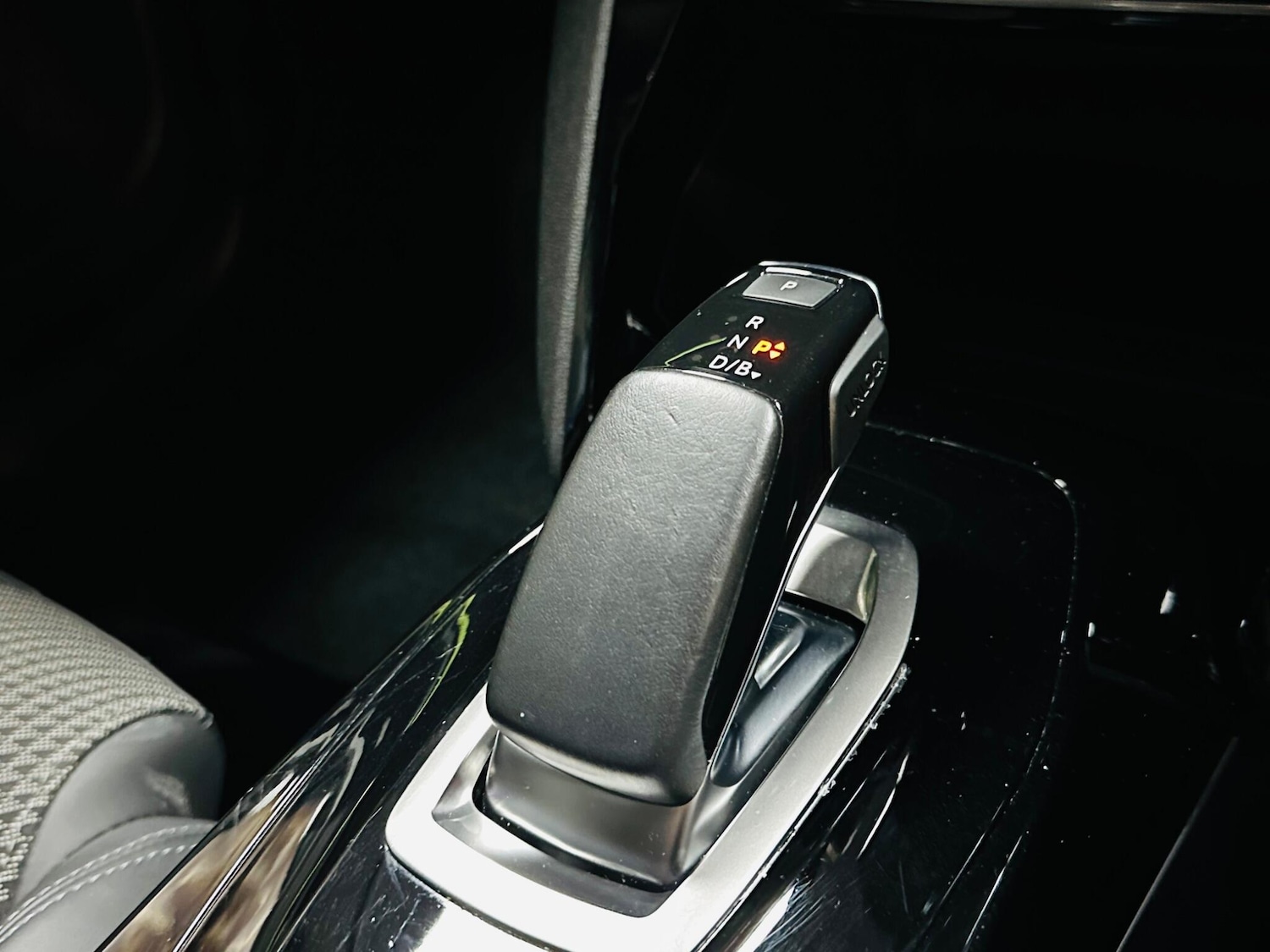 Used Peugeot E-2008 2021 for sale - 77564947: Photo 56