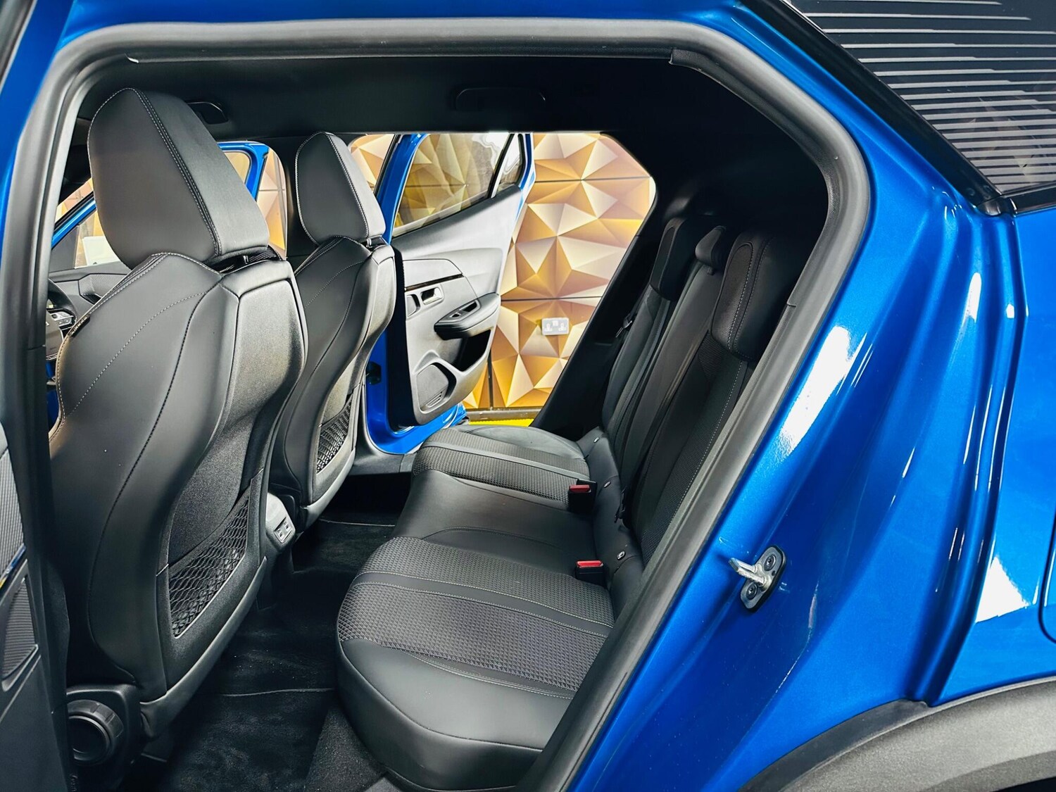 Used Peugeot E-2008 2021 for sale - 77564947: Photo 61