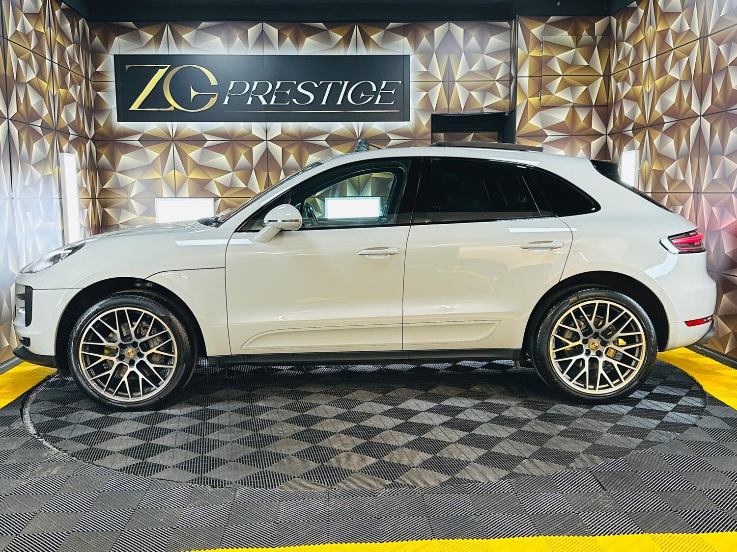 Used Porsche Macan for sale - 77440050: Photo 11