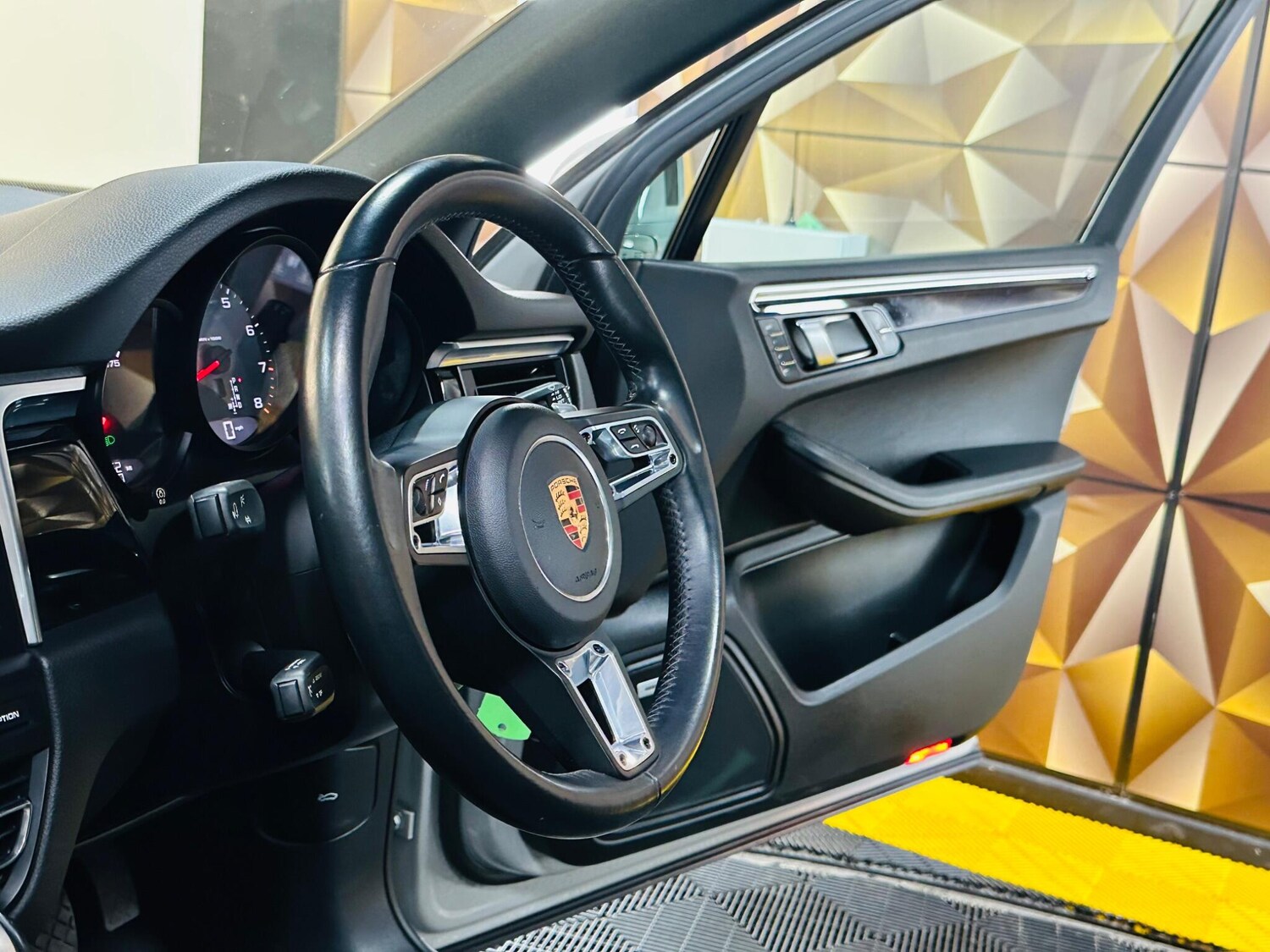 Used Porsche Macan for sale - 77440050: Photo 34