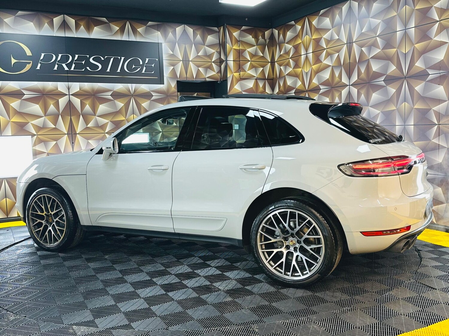 Used Porsche Macan for sale - 77440050: Photo 41