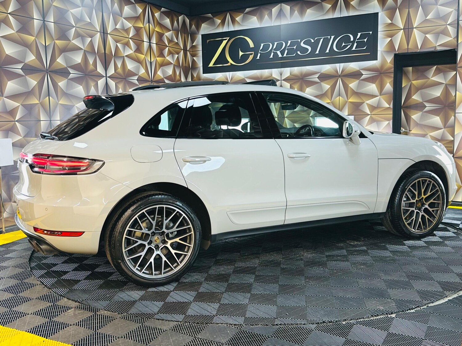 Used Porsche Macan for sale - 77440050: Photo 48