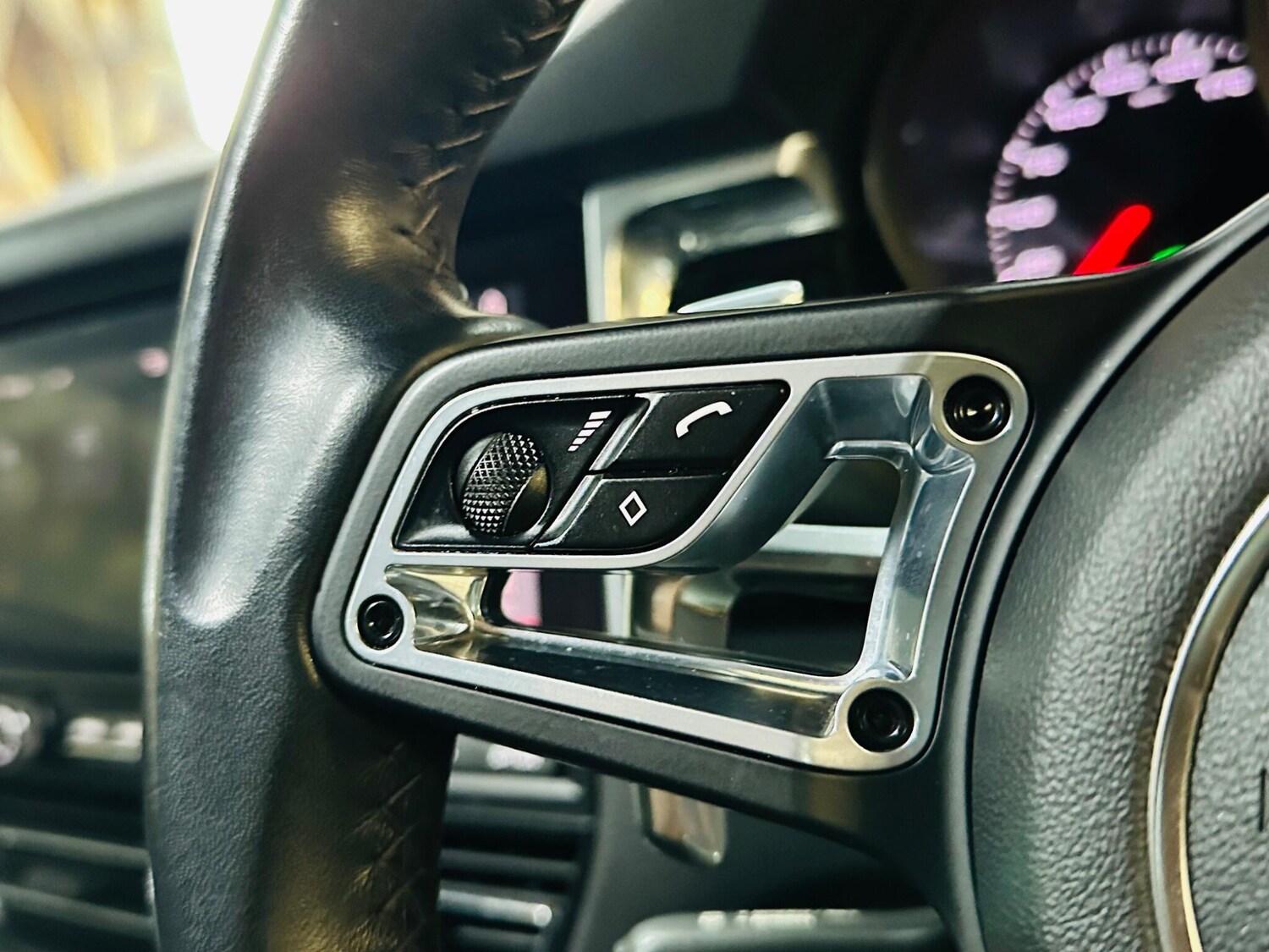 Used Porsche Macan for sale - 77440050: Photo 53