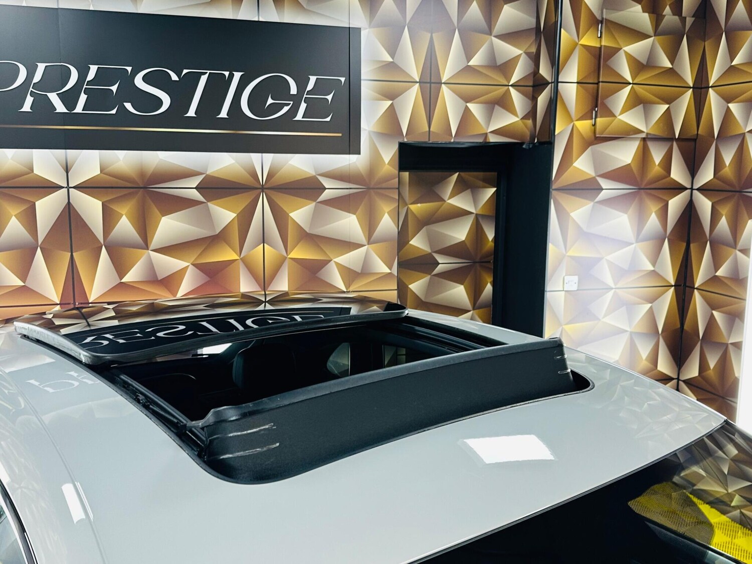 Used Porsche Macan for sale - 77440050: Photo 6