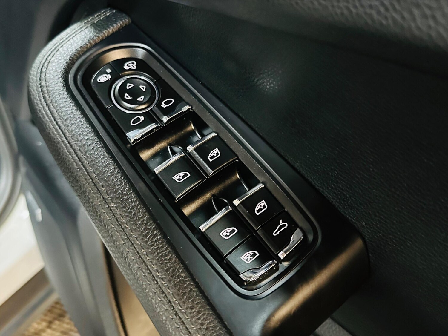 Used Porsche Macan for sale - 77440050: Photo 63