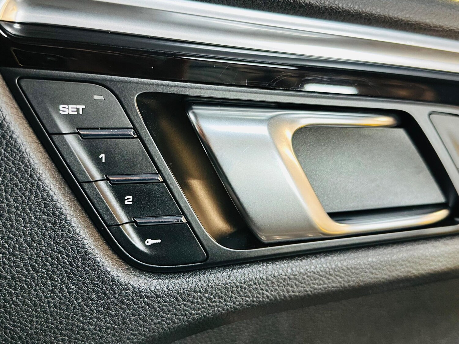 Used Porsche Macan for sale - 77440050: Photo 65