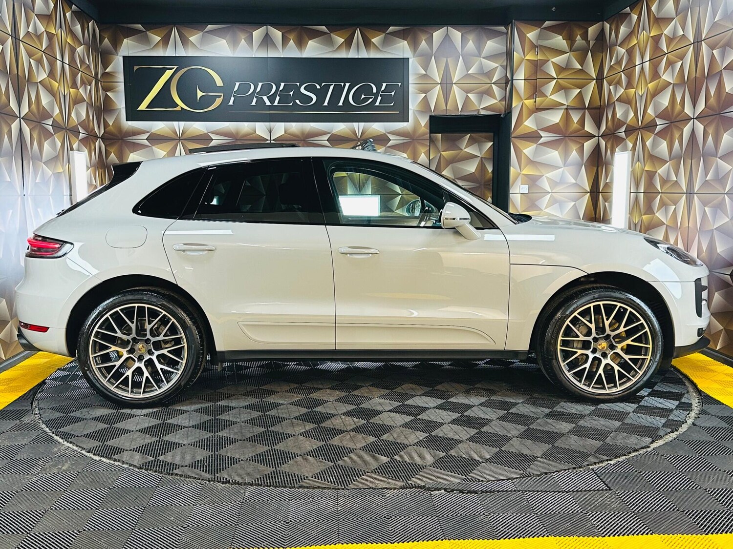 Used Porsche Macan for sale - 77440050: Photo 9