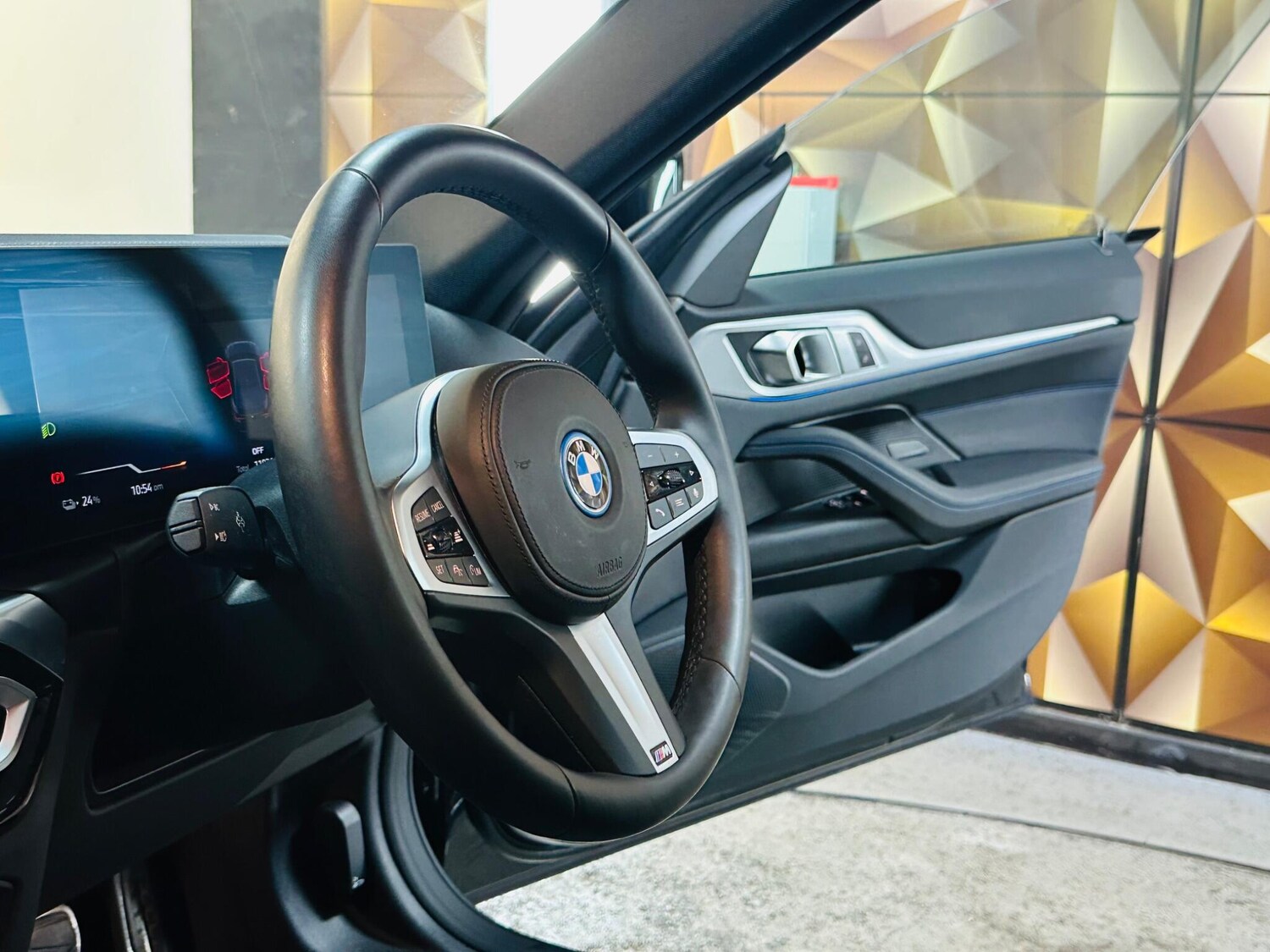 Used BMW i4 2024 for sale - 76094399: Photo 36
