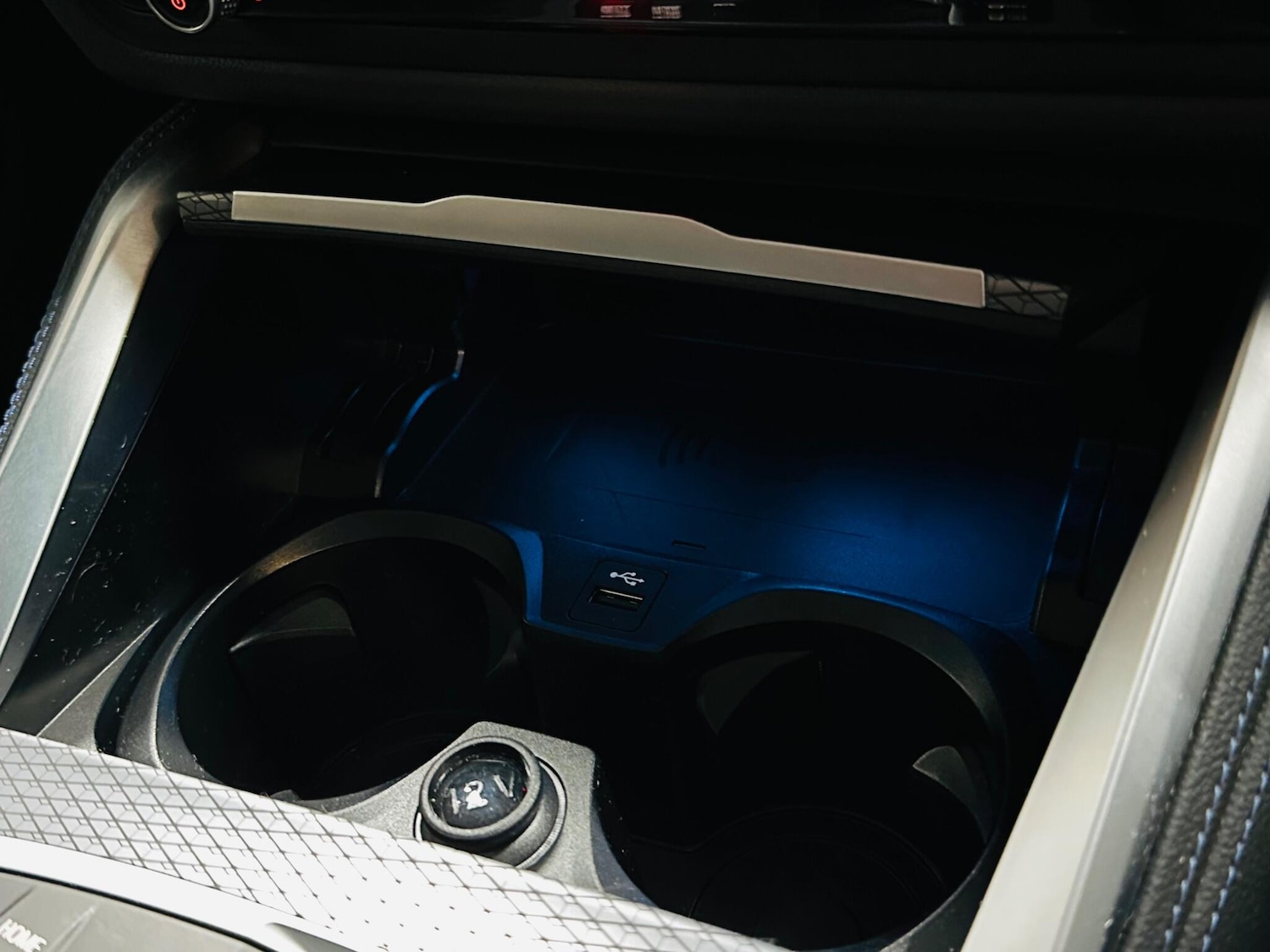 Used BMW i4 2024 for sale - 76094399: Photo 64