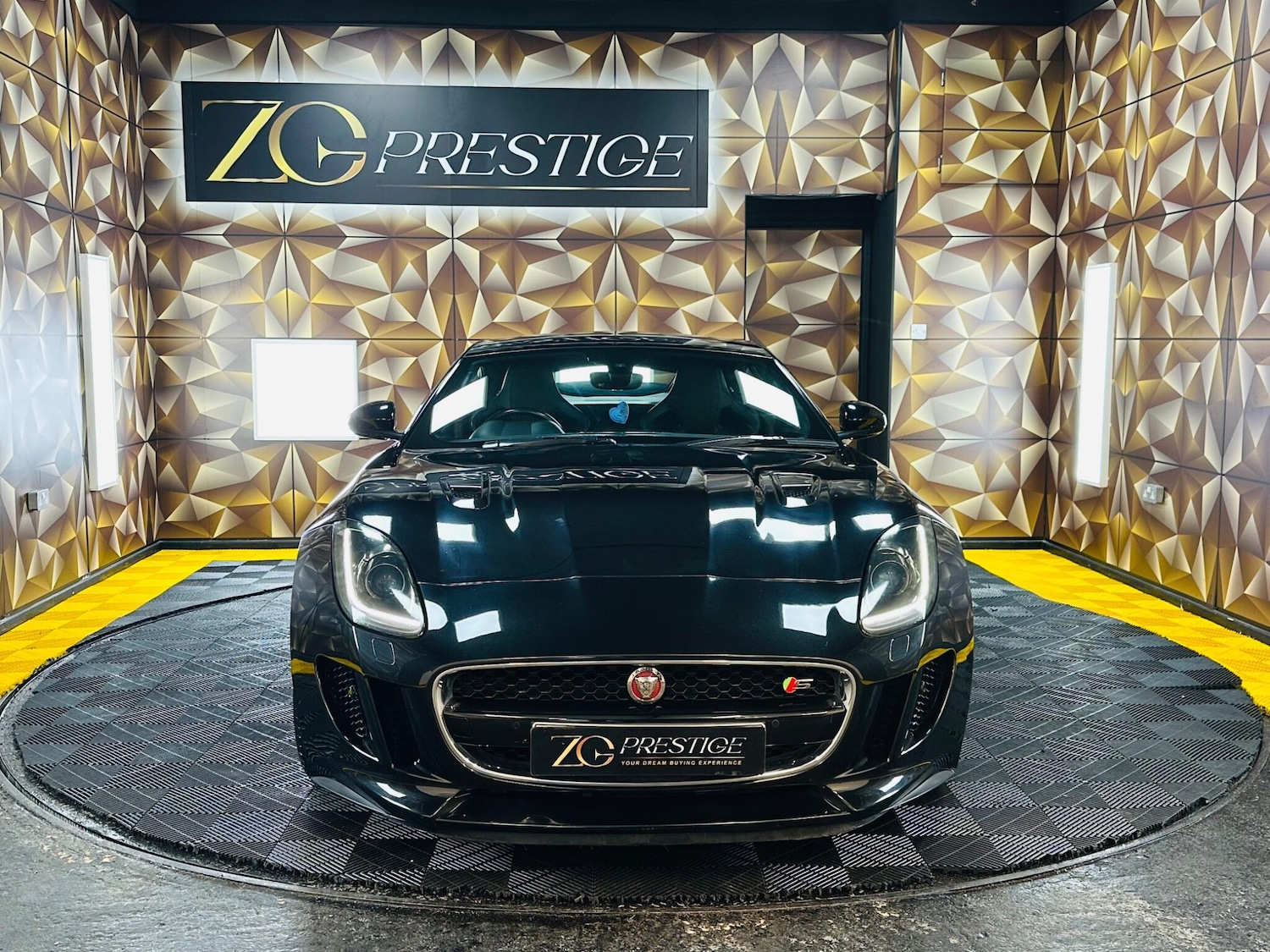 Used Jaguar F-Type for sale - 77808881: Photo 3