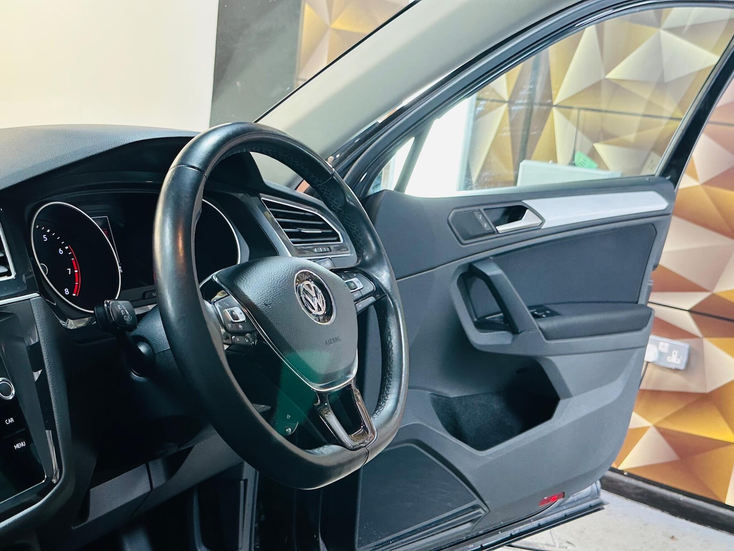 Used Volkswagen Tiguan 2020 for sale - 76550207: Photo 22