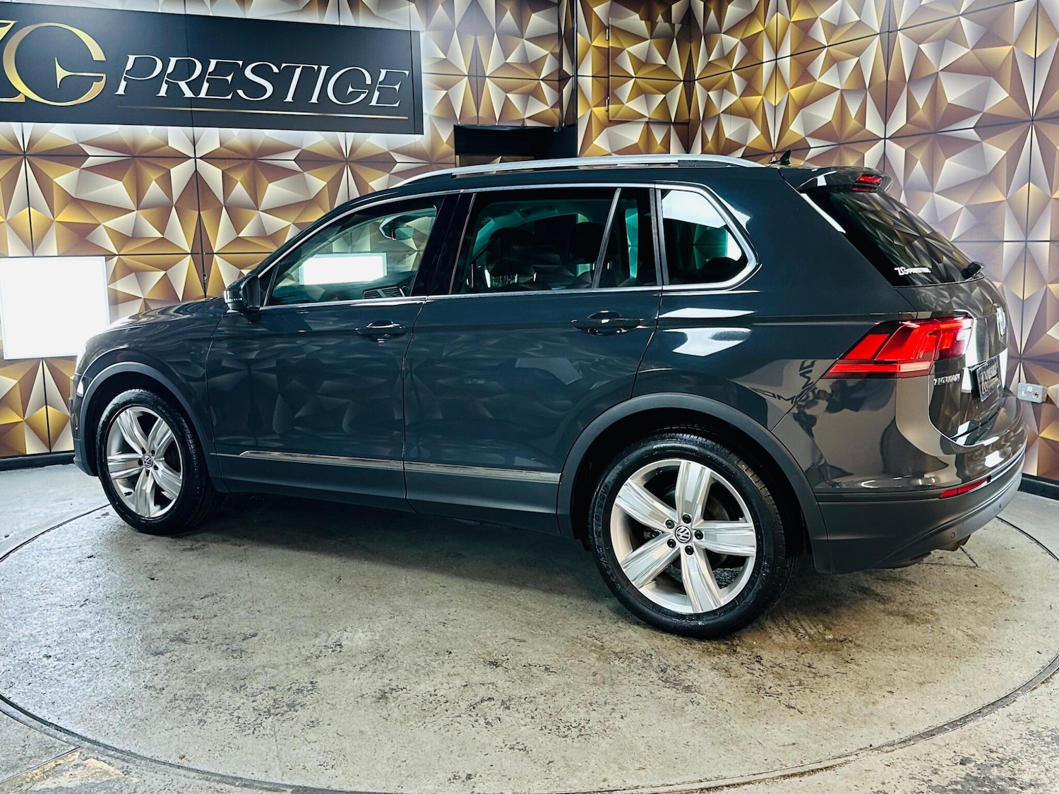 Used Volkswagen Tiguan 2020 for sale - 76550207: Photo 23