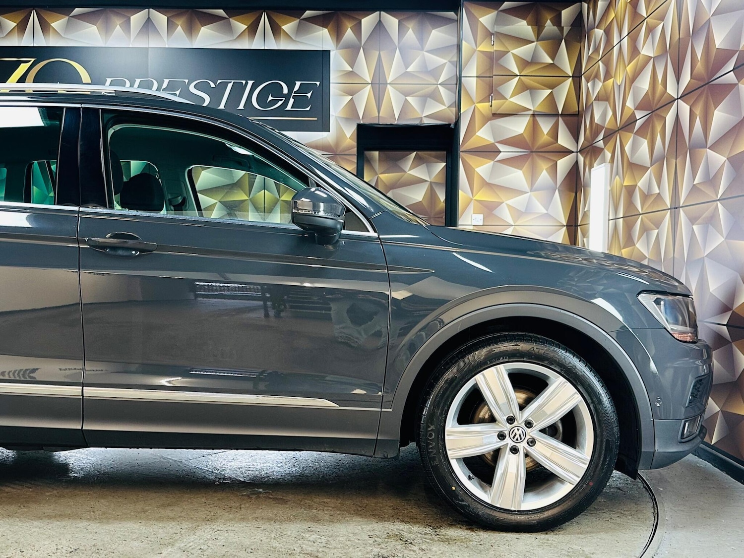 Used Volkswagen Tiguan 2020 for sale - 76550207: Photo 31