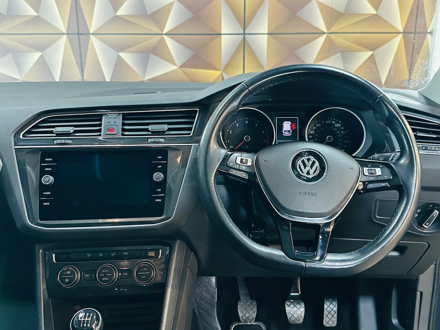 Used Volkswagen Tiguan 2020 for sale - 76550207: Photo 43