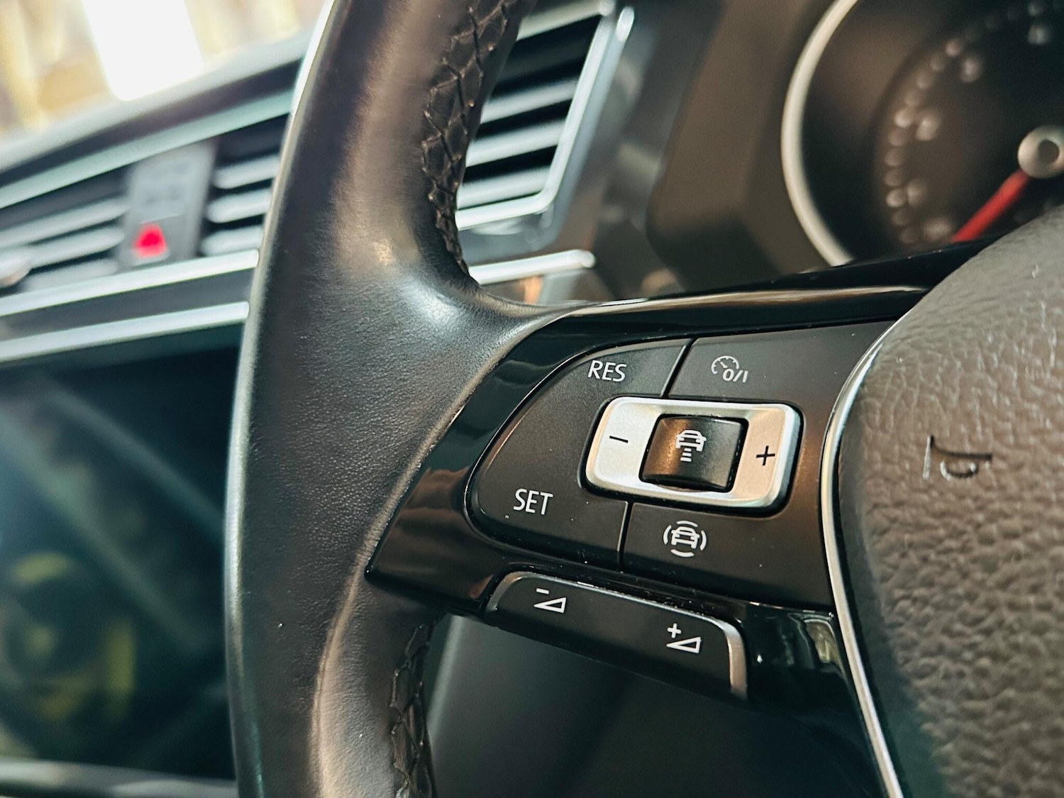 Used Volkswagen Tiguan 2020 for sale - 76550207: Photo 45