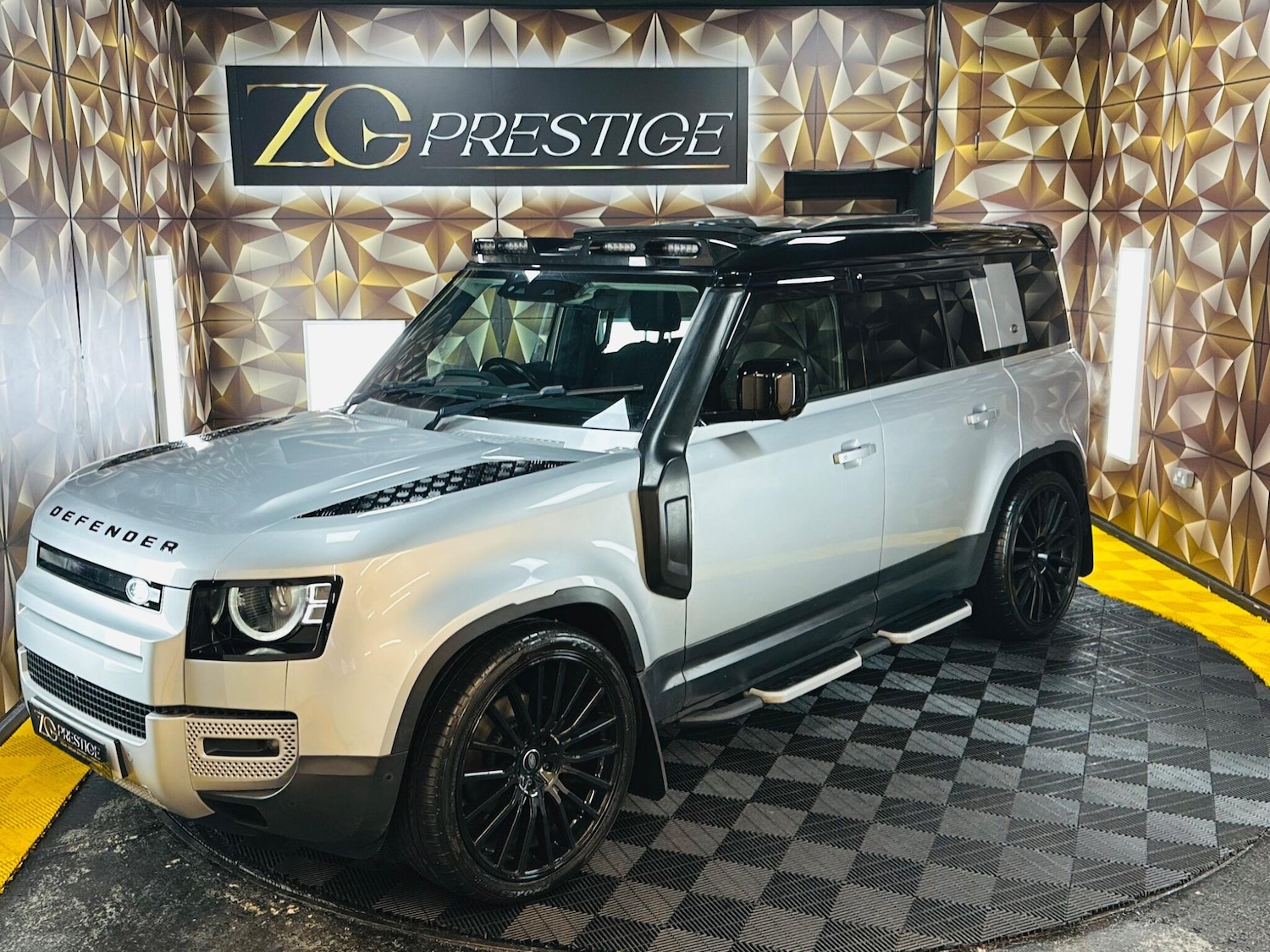 Used Land Rover Defender 110 for sale - 77523785: Photo 15