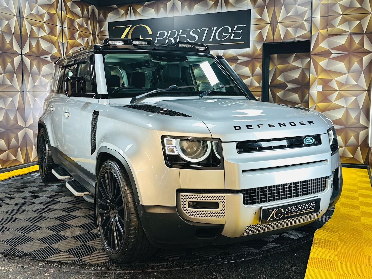 Used Land Rover Defender 110 for sale - 77523785: Photo 17